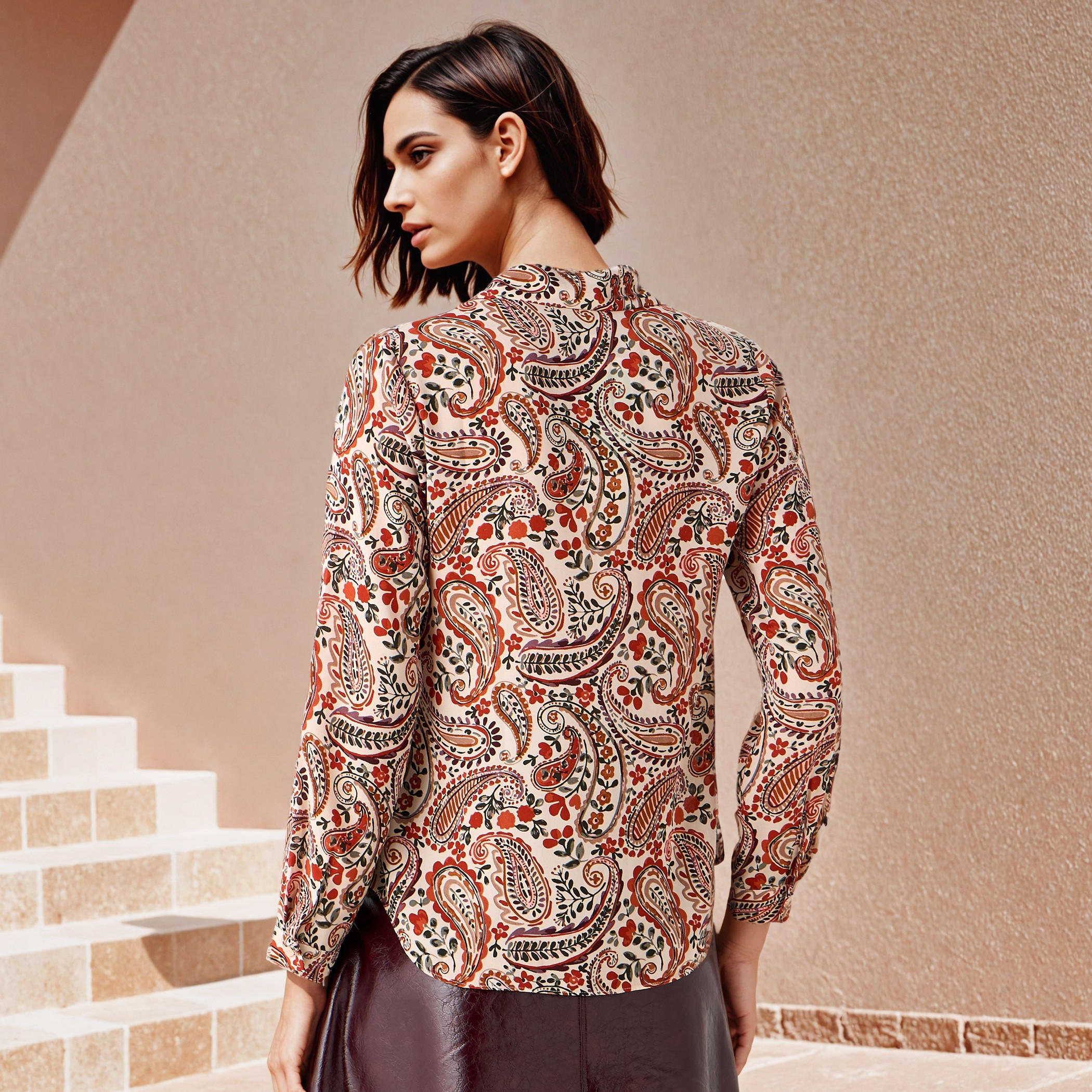 قميص بياقة مطوية وطبعات-women-clothing-shirtsandblouses-shirts-image-3
