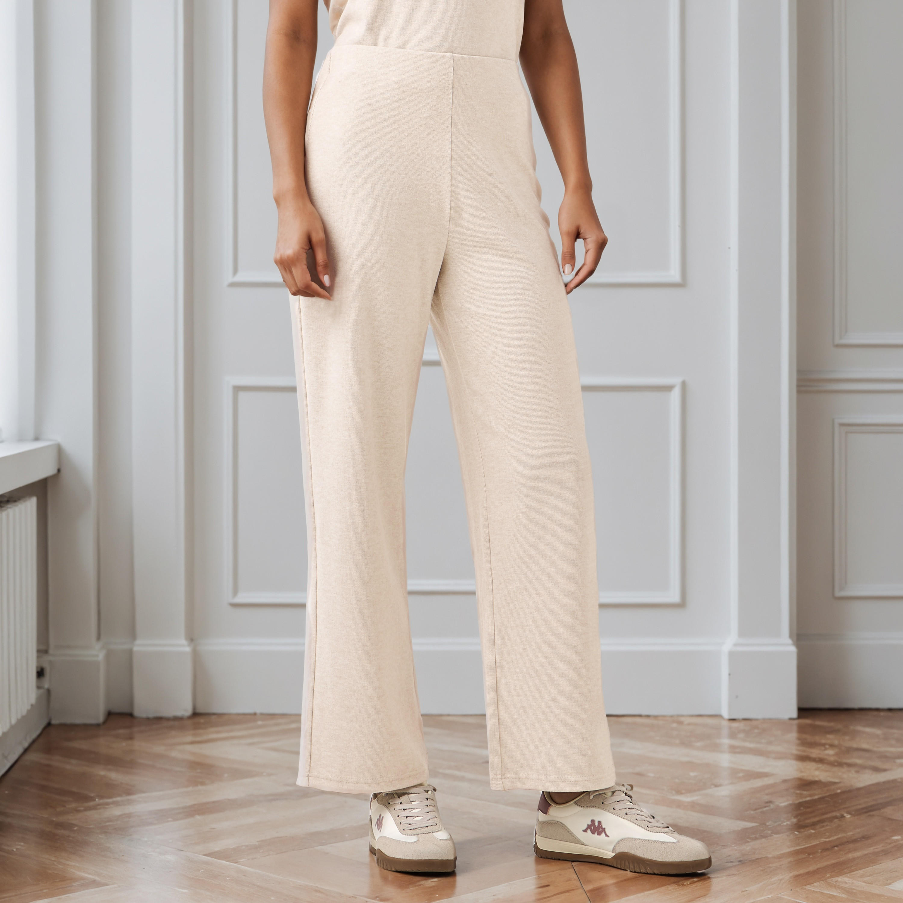 بنطلون بقصّة مريحة وخصر مطاطي-women-clothing-bottoms-trousers-image-1
