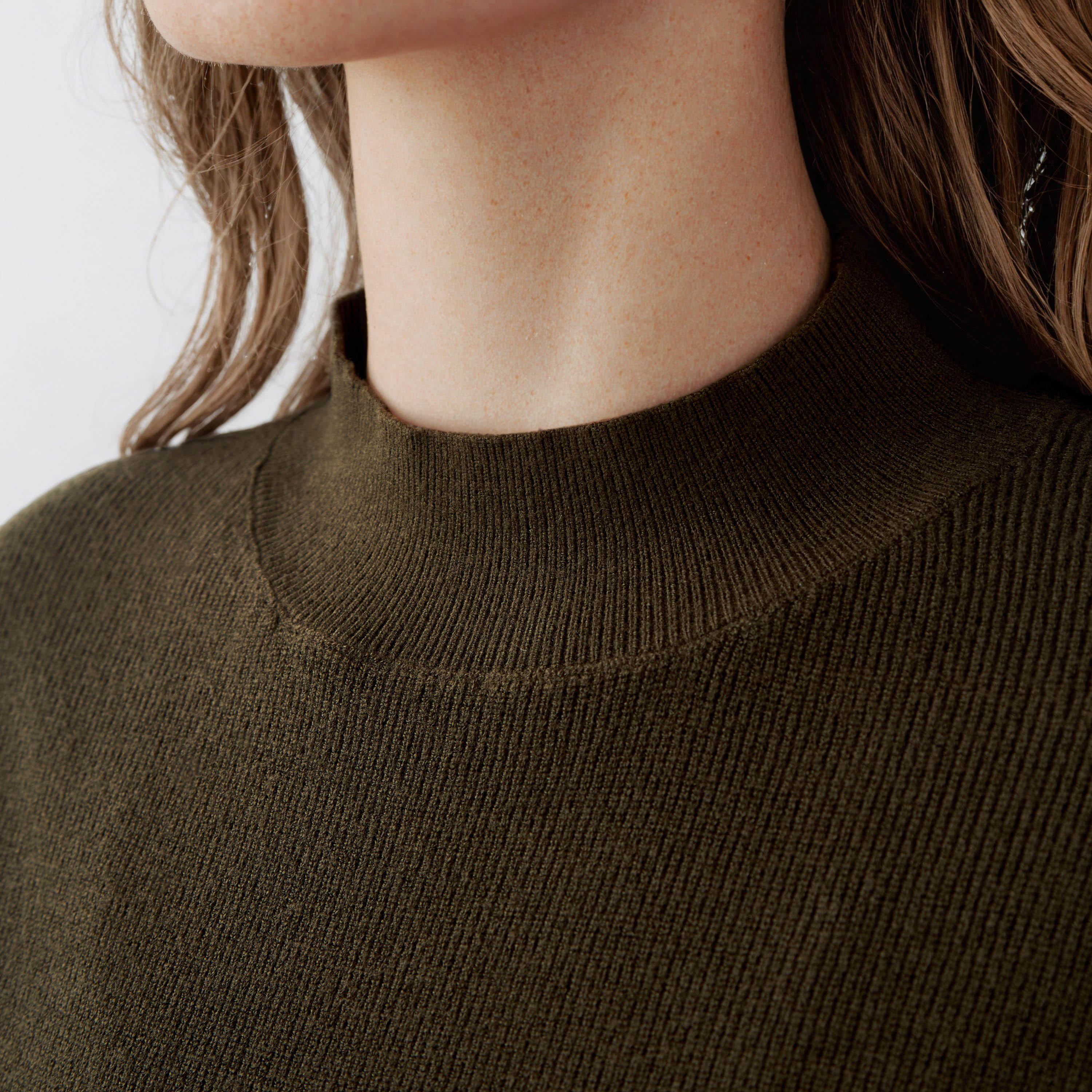 كنزة بقصّة مريحة وياقة عالية-women-clothing-cardigansandjumpers-jumpers-image-5
