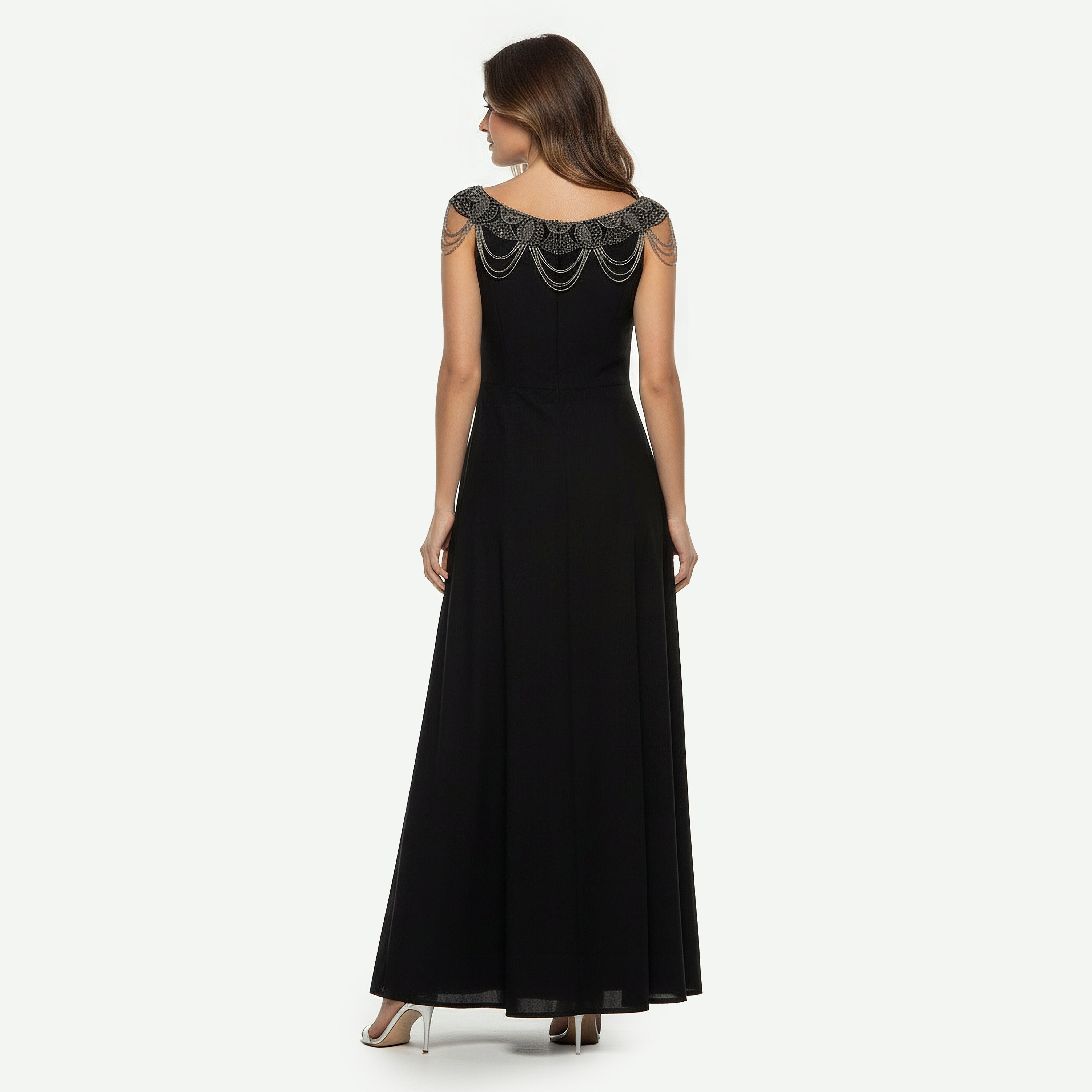 فستان سهرة ماكسي مزين بالخرز وتصميم ياقة منسدلة على شكل عقد-women-clothing-dresses-image-4