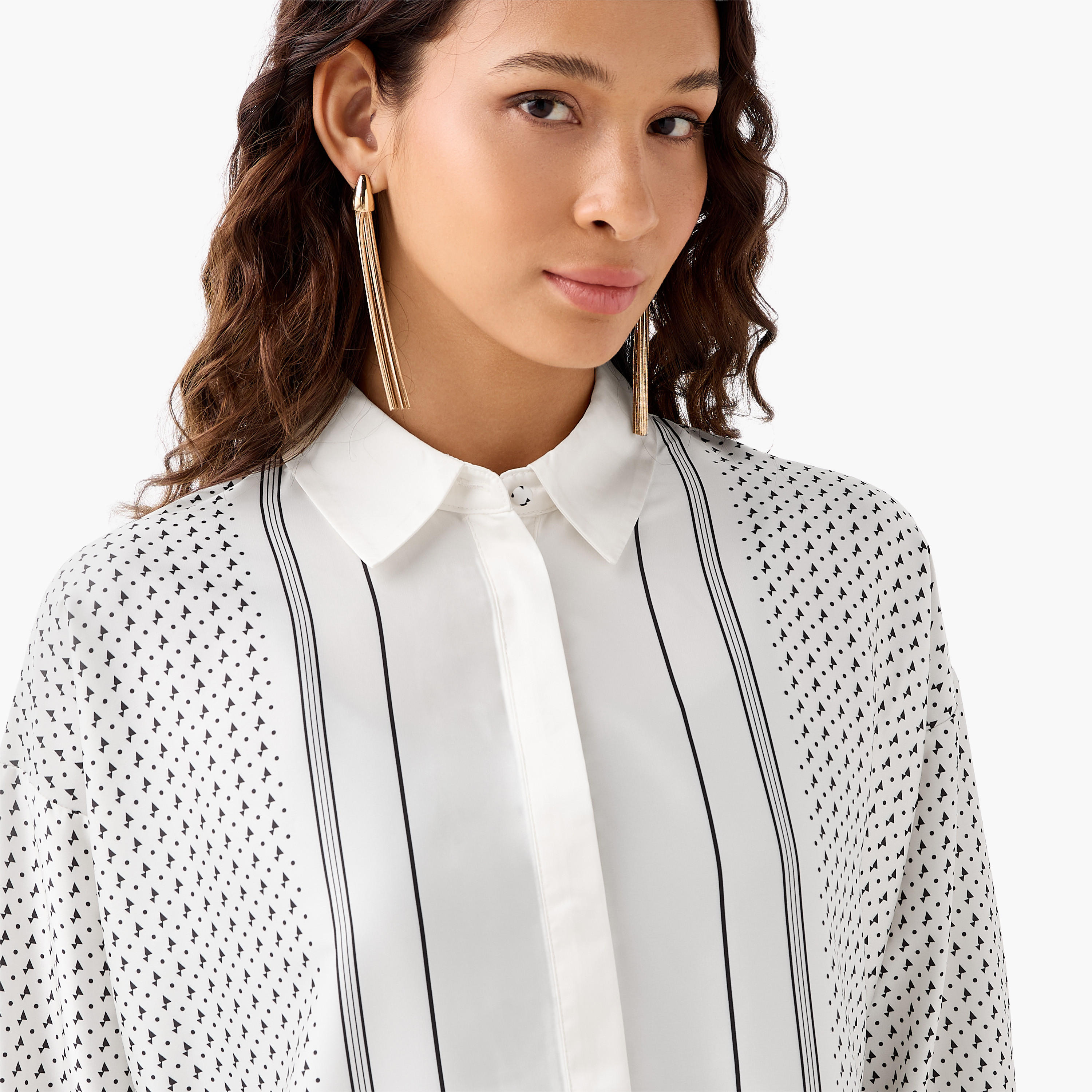 قميص بطبعات وبقصة مريحة وياقة متباينة-women-clothing-shirtsandblouses-shirts-image-1