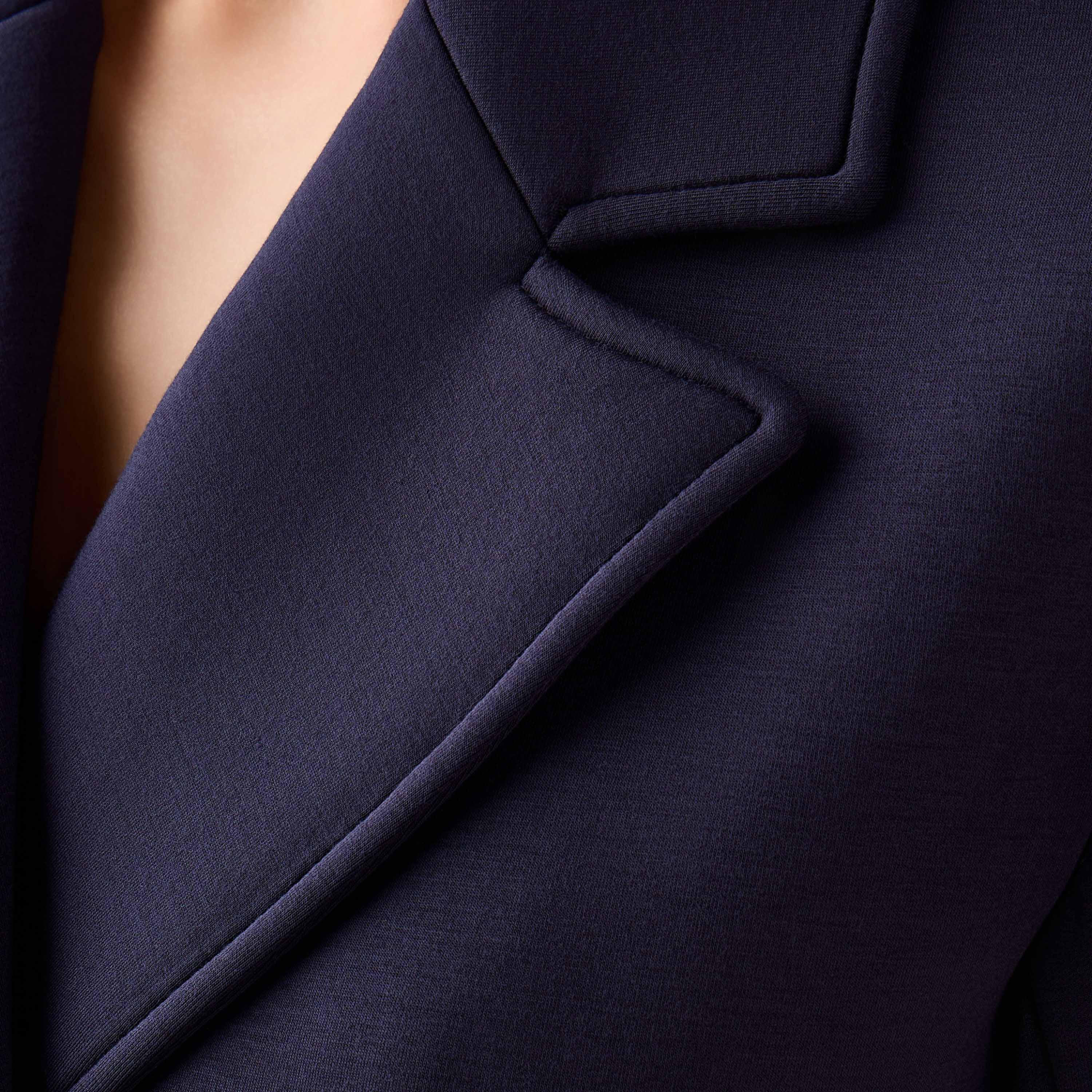 بليزر بقصّة عادية وياقة مطوية-women-clothing-coatsandjackets-blazers-image-7