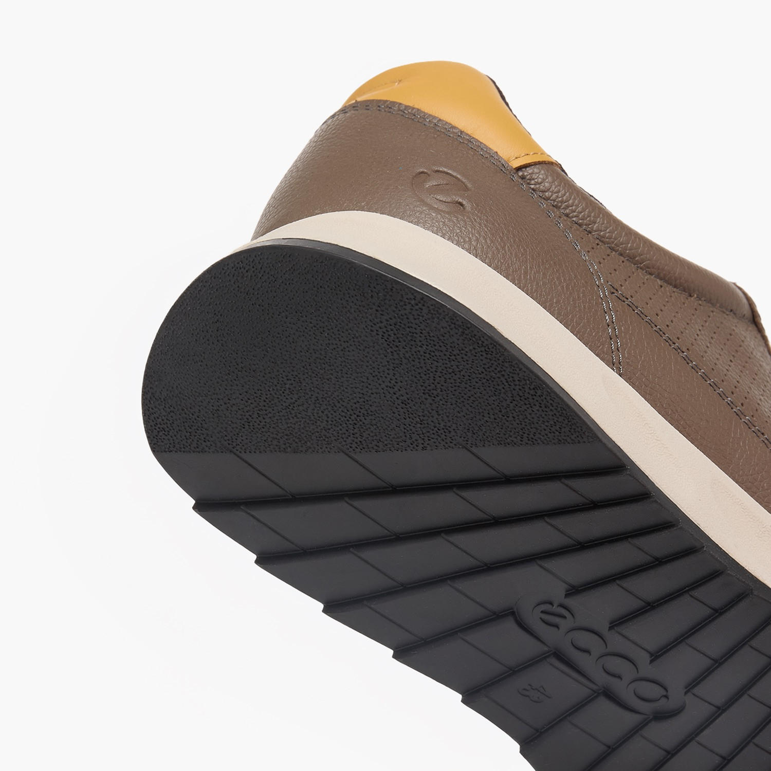 حذاء سنيكرز جلد بطول الكاحل ورباط إغلاق للرجال من إيكو-men-shoes-sneakers-image-5