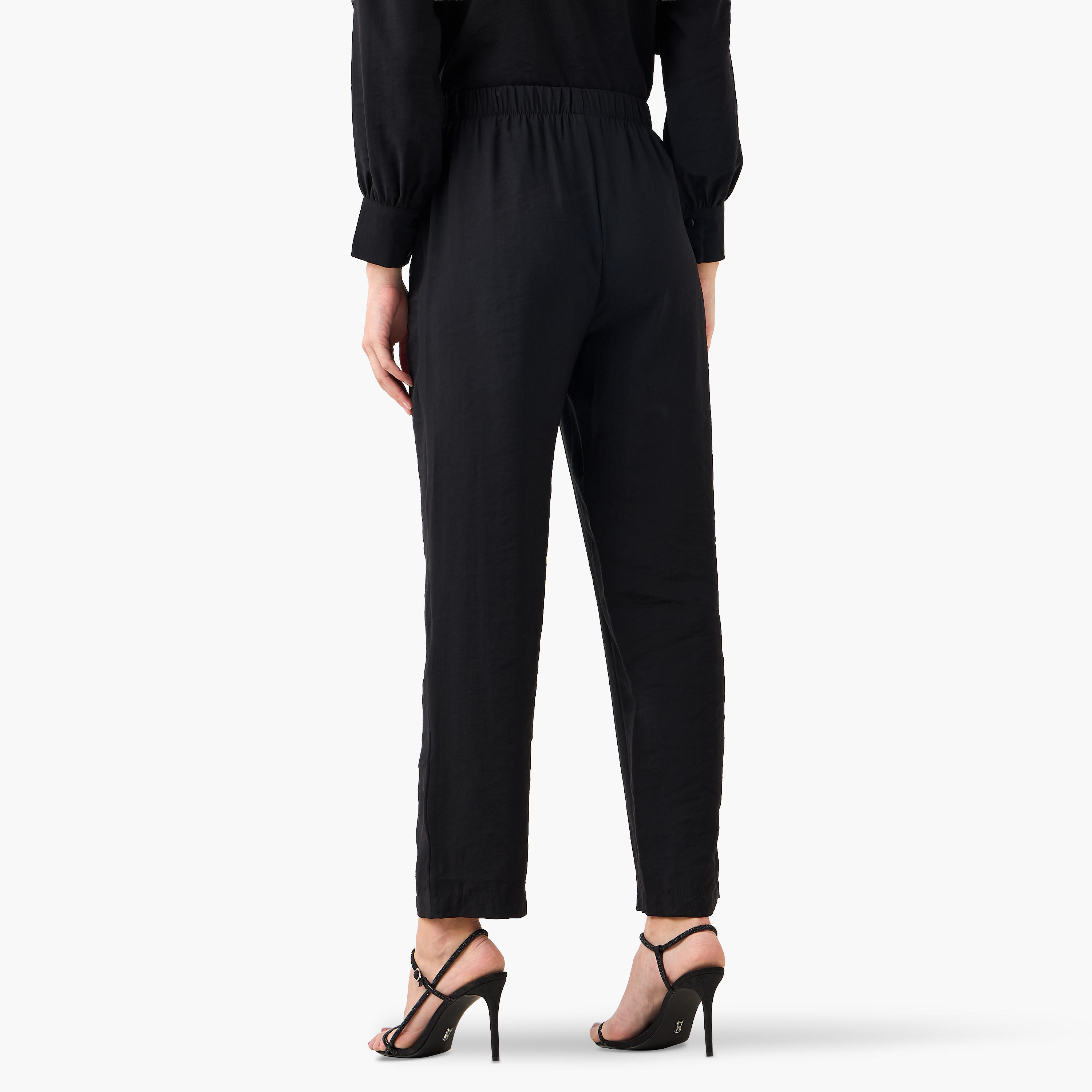 بنطلون بقصة مريحة وخصر مطاطي-women-clothing-coordsets-image-5