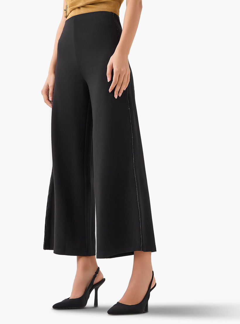 بنطلون واسع الساقين قصير بتفاصيل شريط مرصّع-women-clothing-bottoms-trousers-image-2