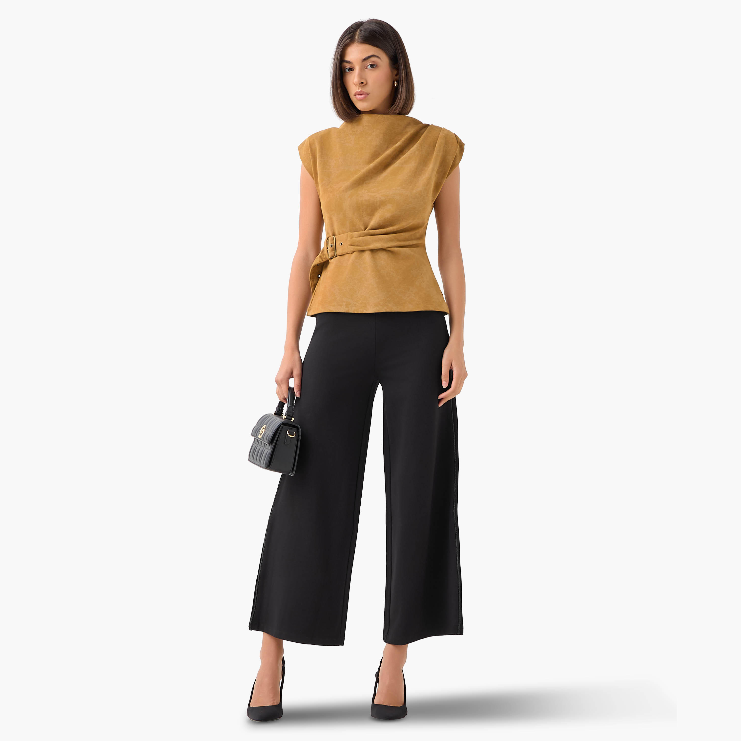 بنطلون واسع الساقين قصير بتفاصيل شريط مرصّع-women-clothing-bottoms-trousers-image-3