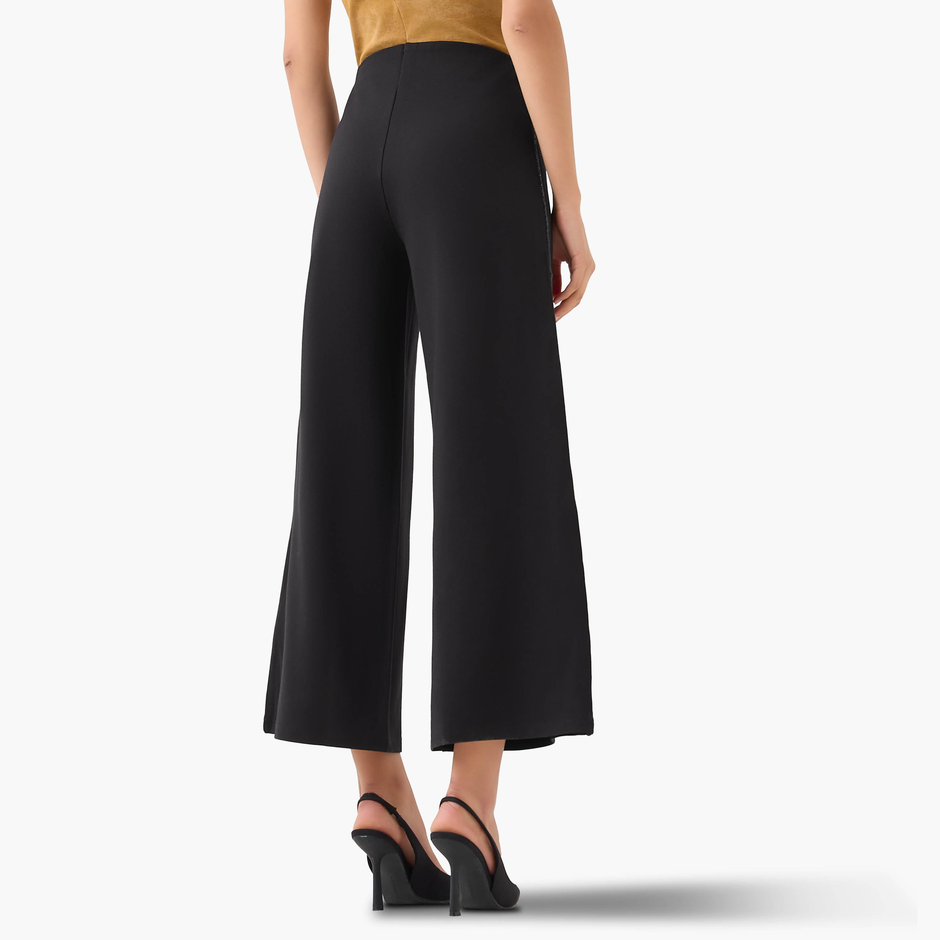 بنطلون واسع الساقين قصير بتفاصيل شريط مرصّع-women-clothing-bottoms-trousers-image-4