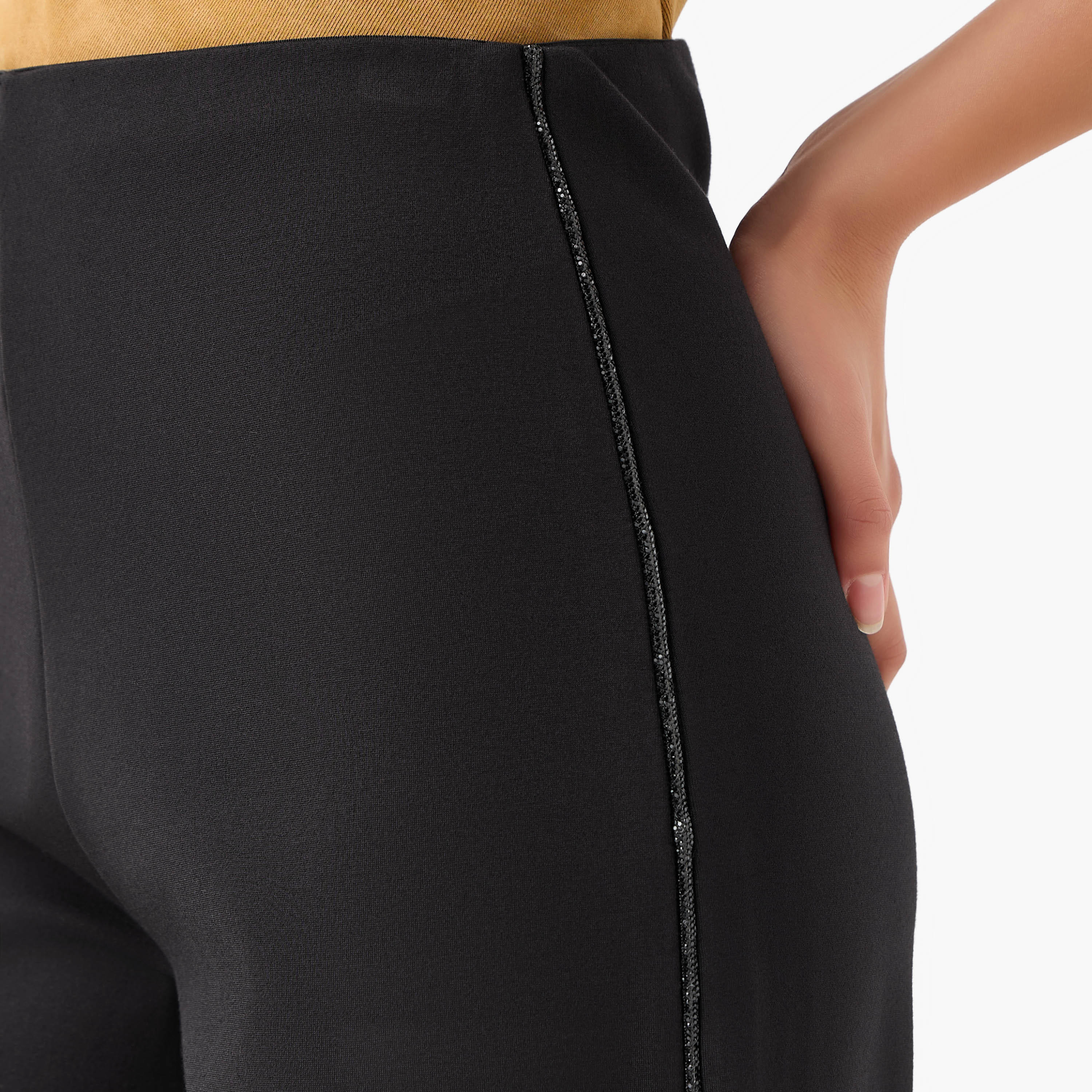 بنطلون واسع الساقين قصير بتفاصيل شريط مرصّع-women-clothing-bottoms-trousers-image-5