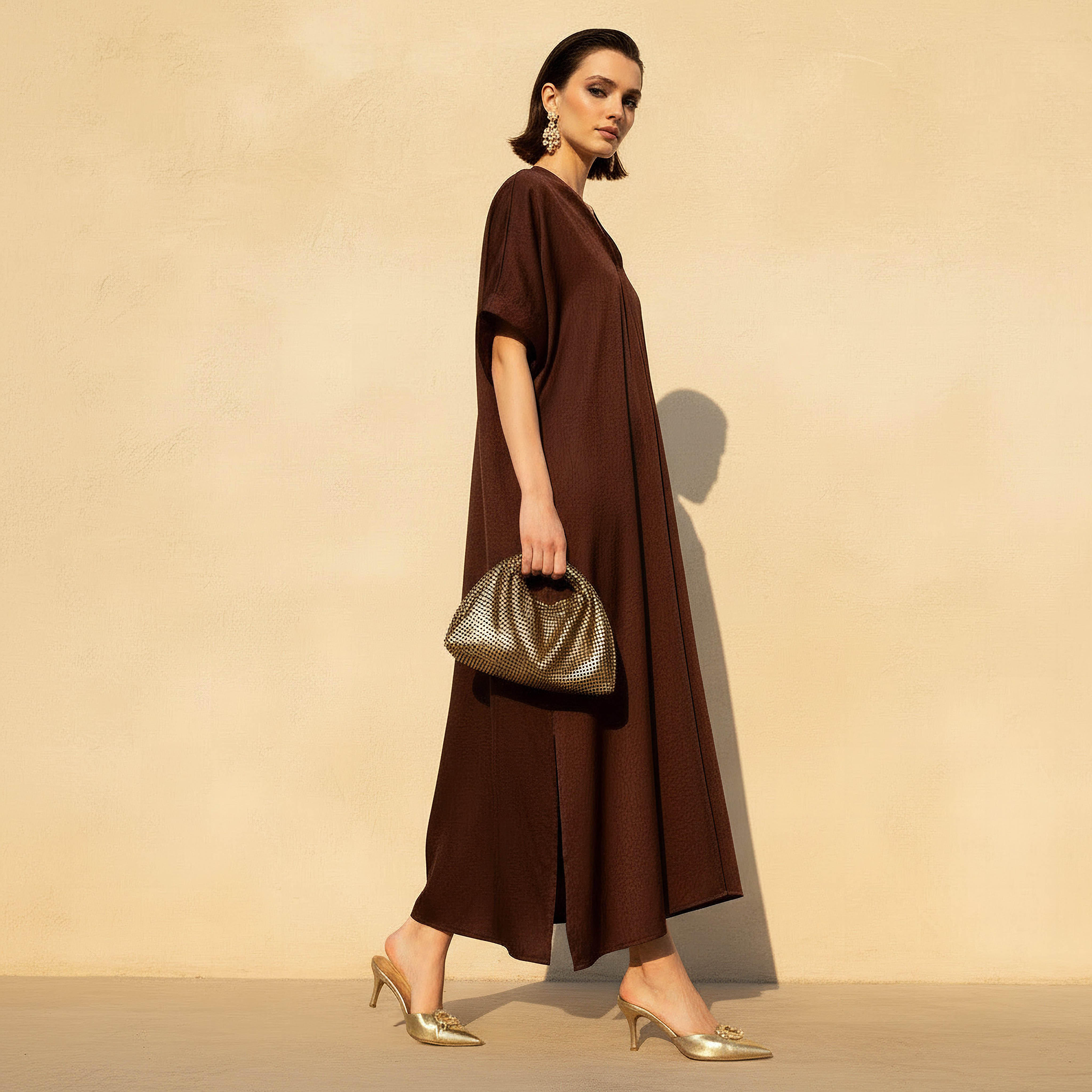 فستان قفطان ماكسي بارز الملمس بياقة V وتفاصيل كشكش-women-clothing-dresses-image-2