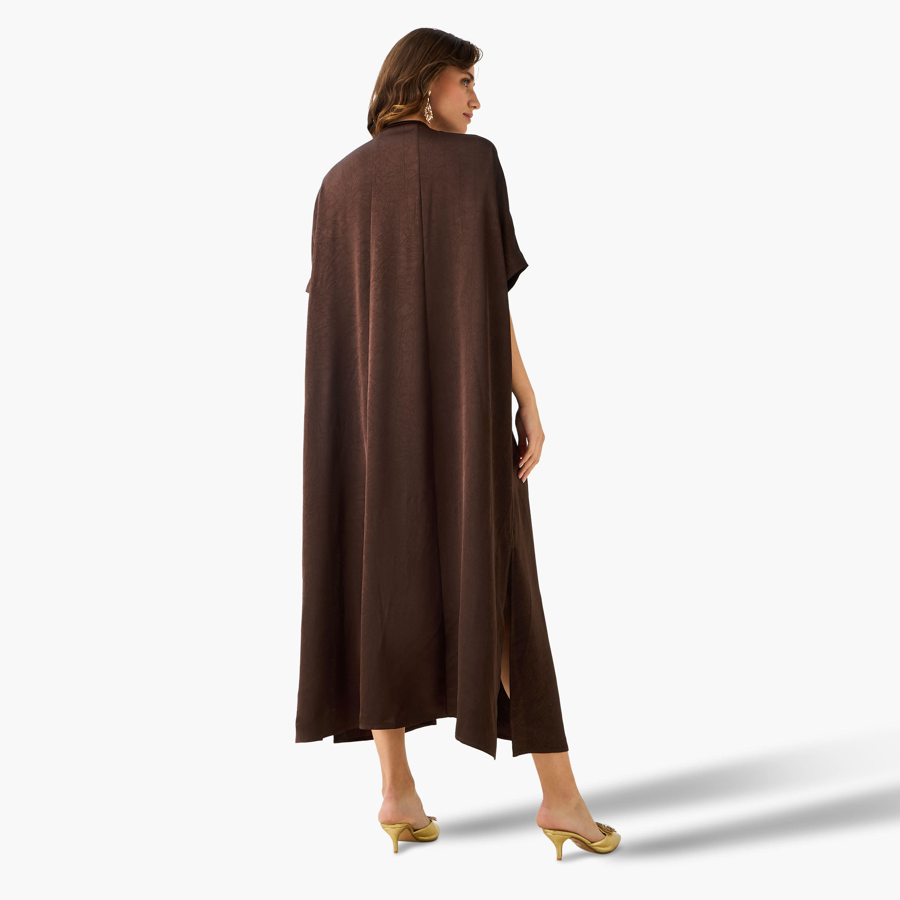 فستان قفطان ماكسي بارز الملمس بياقة V وتفاصيل كشكش-women-clothing-dresses-image-4