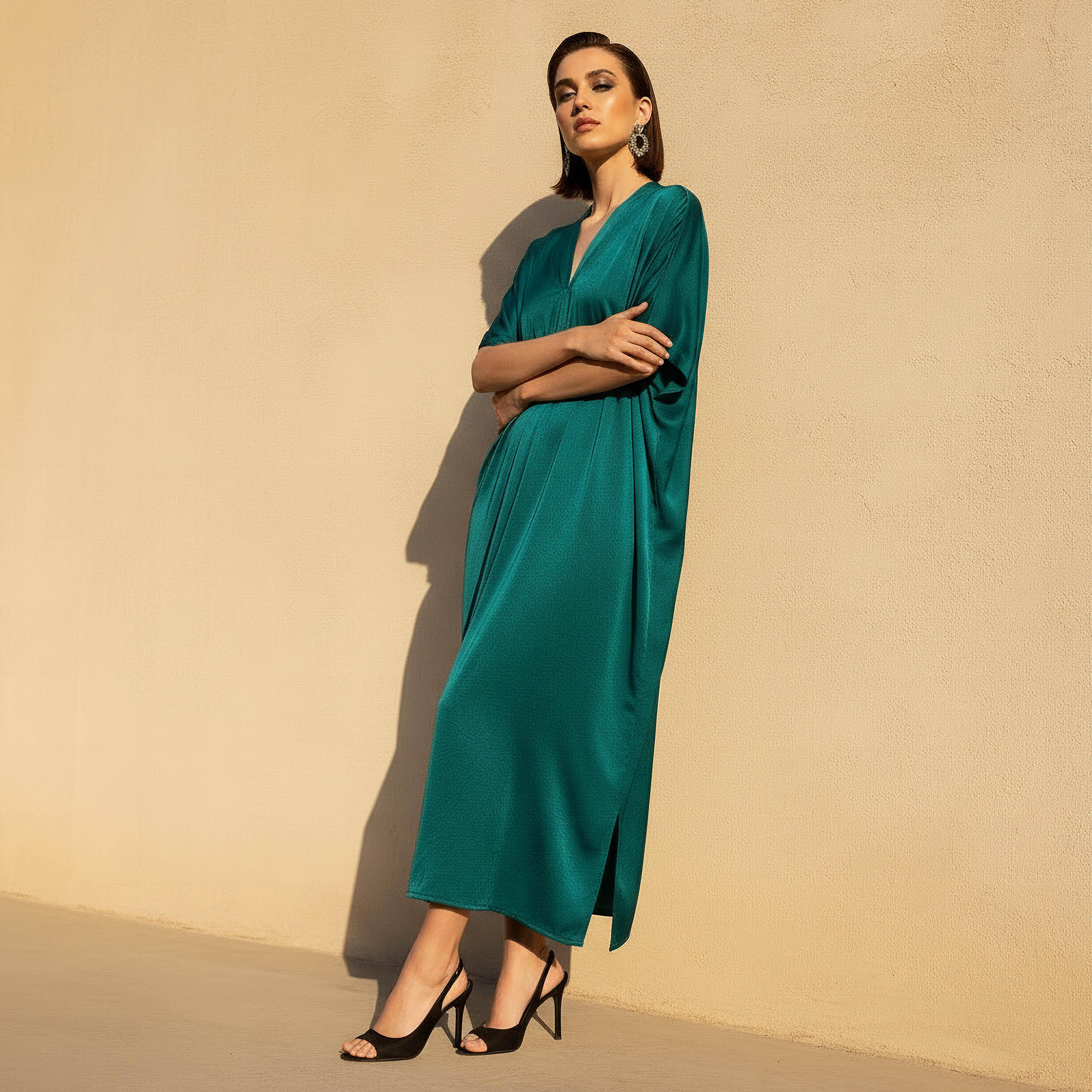 فستان قفطان ماكسي بارز الملمس بياقة V وتفاصيل كشكش-women-clothing-dresses-image-1