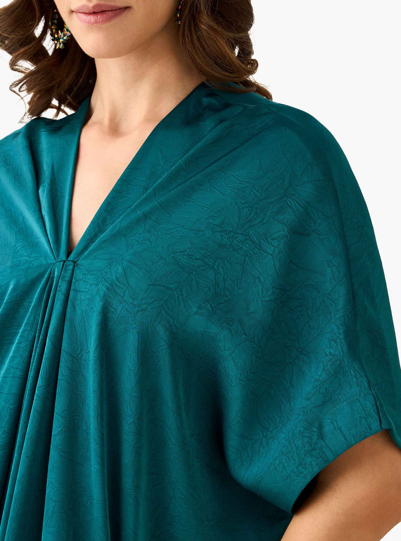 فستان قفطان ماكسي بارز الملمس بياقة V وتفاصيل كشكش-women-clothing-dresses-image-6