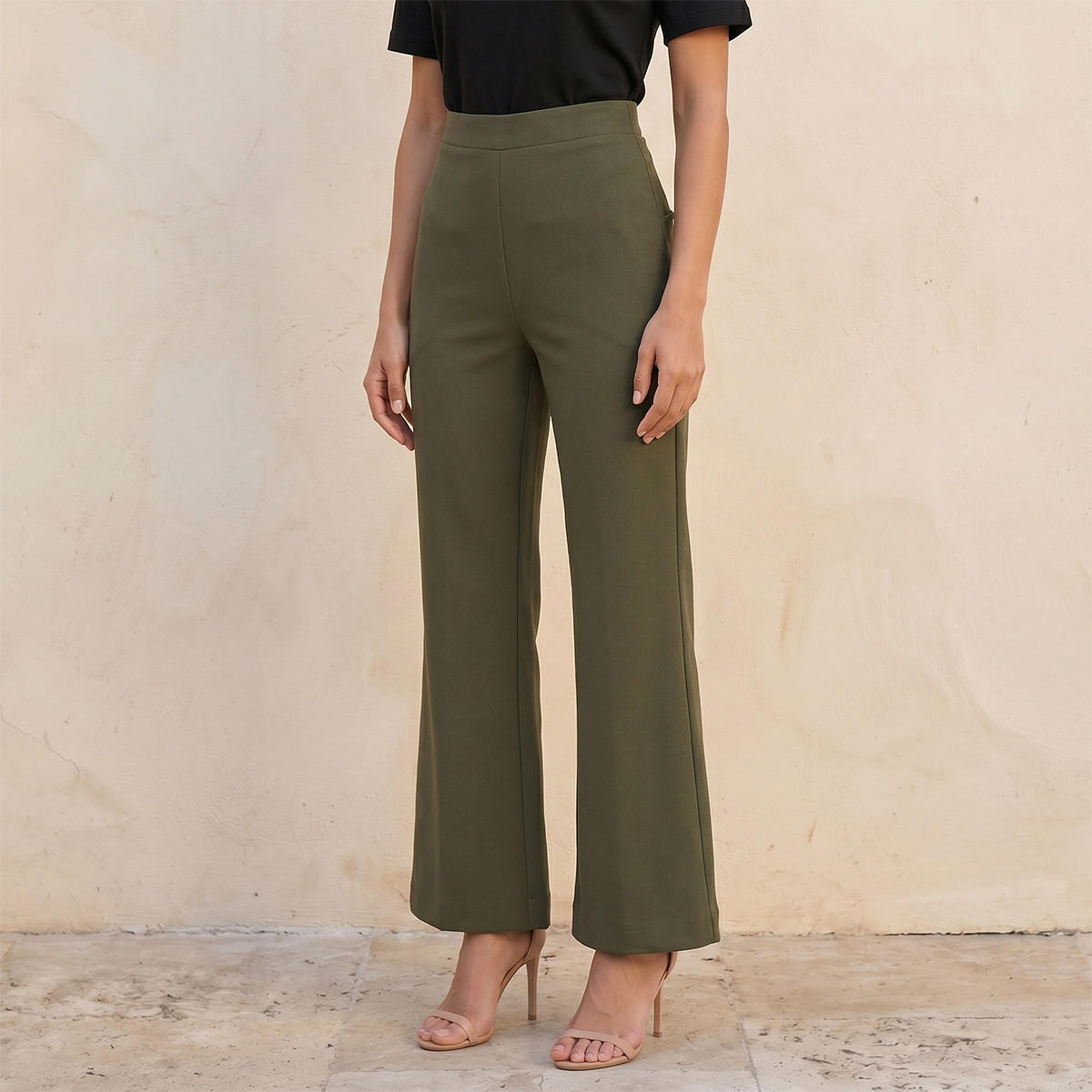 بنطلون مرن بقصة بوت وطول كامل من سبلاش سمارت-women-clothing-bottoms-trousers-image-1