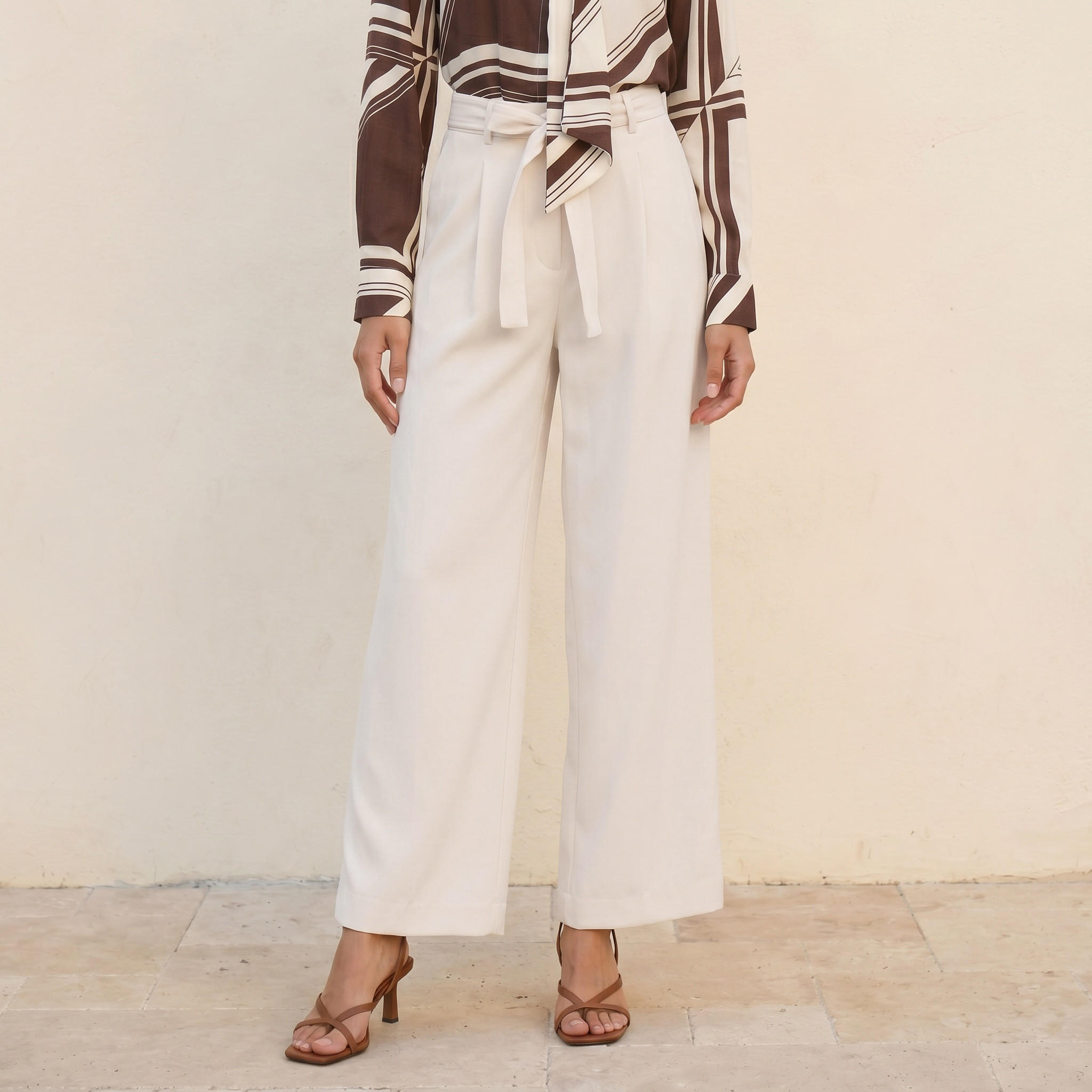 بنطلون بقصّة مستقيمة وحزام من سبلاش سمارت-women-clothing-trousers-image-1