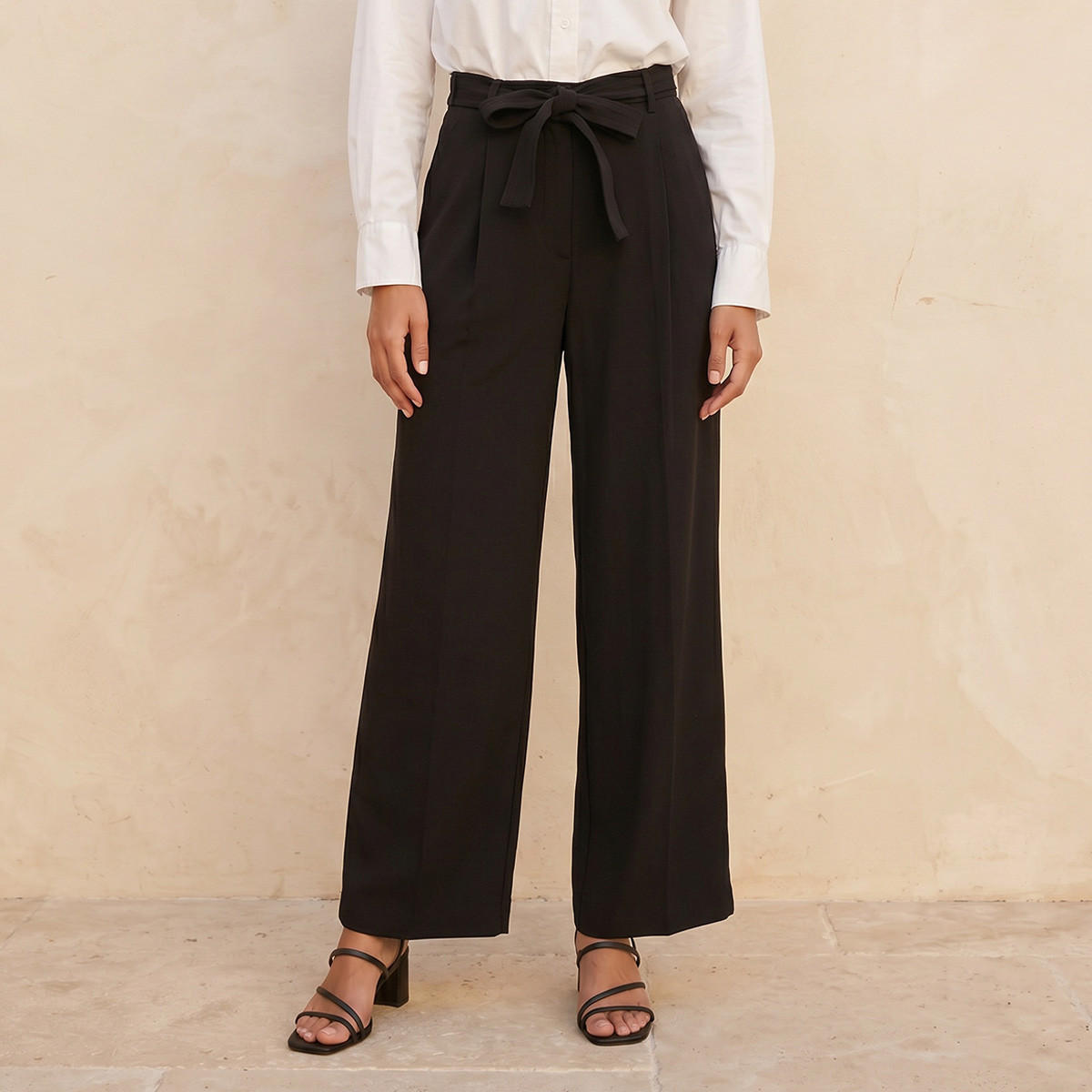 بنطلون بقصّة مستقيمة وحزام من سبلاش سمارت-women-clothing-trousers-image-1