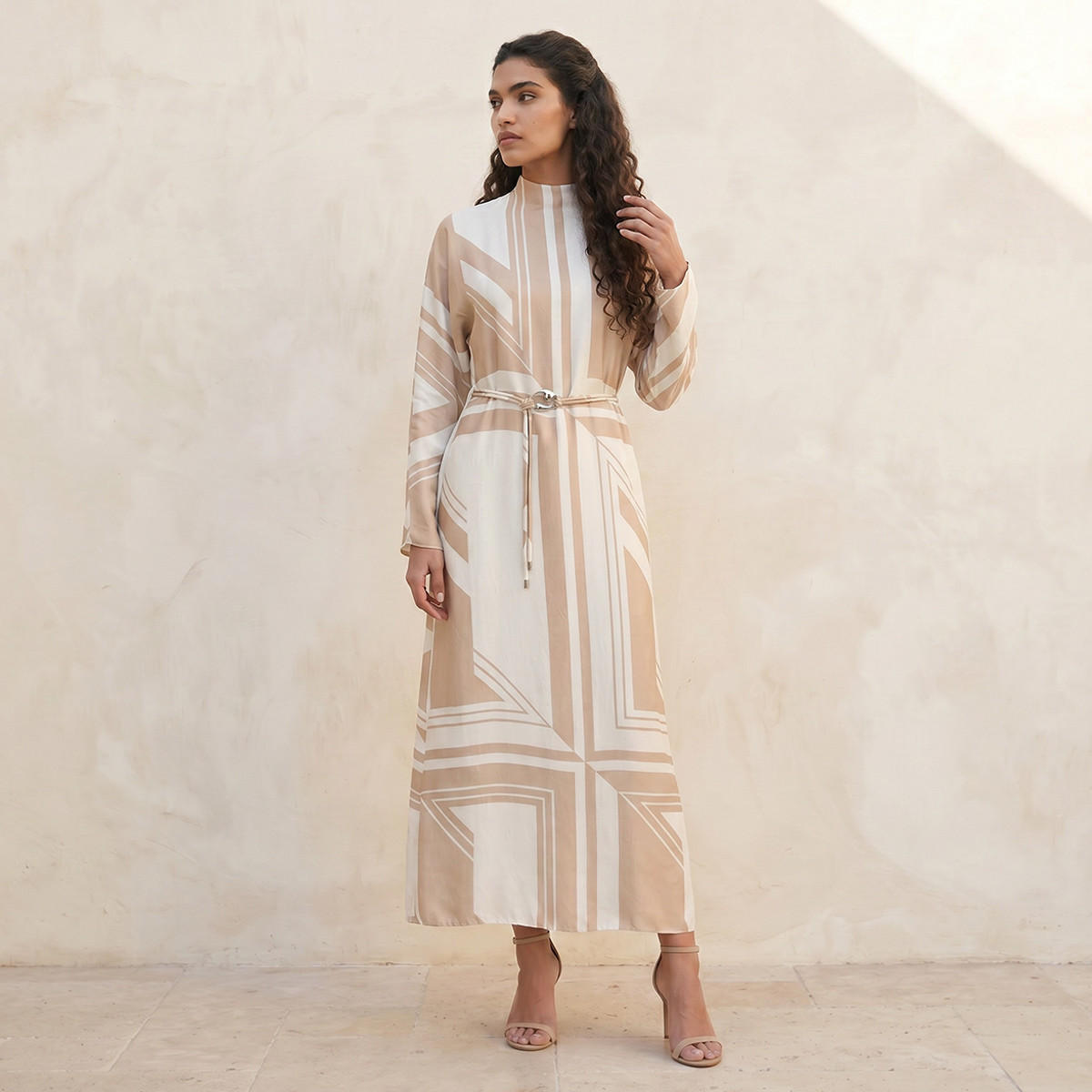 فستان ماكسي بطبعات وحزام بإبزيم من سبلاش سمارت-women-clothing-dresses-image-3