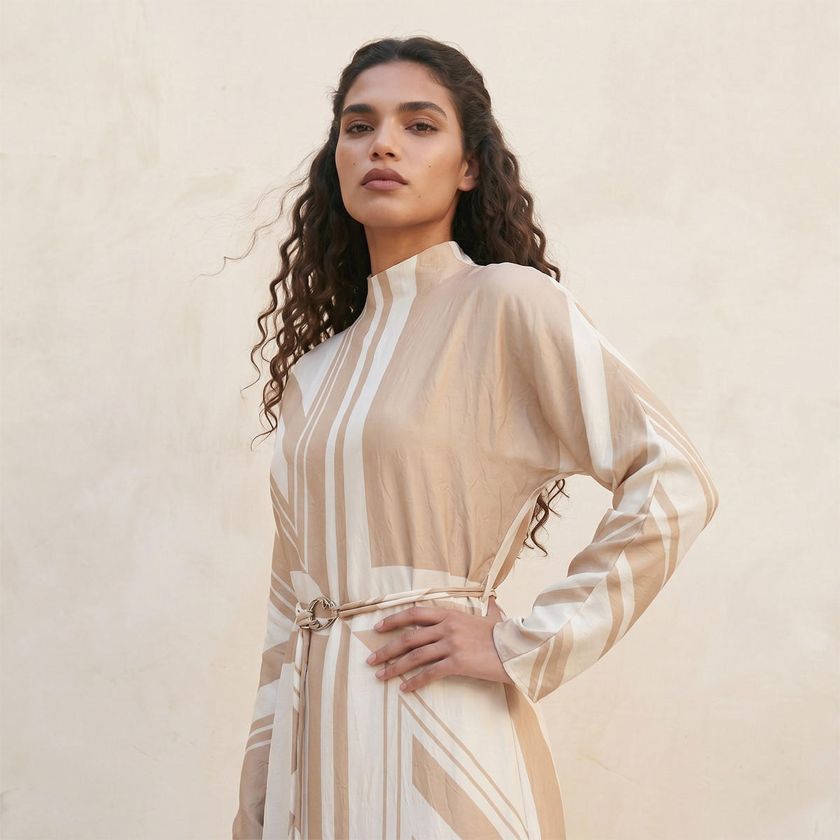 فستان ماكسي بطبعات وحزام بإبزيم من سبلاش سمارت-women-clothing-dresses-image-5
