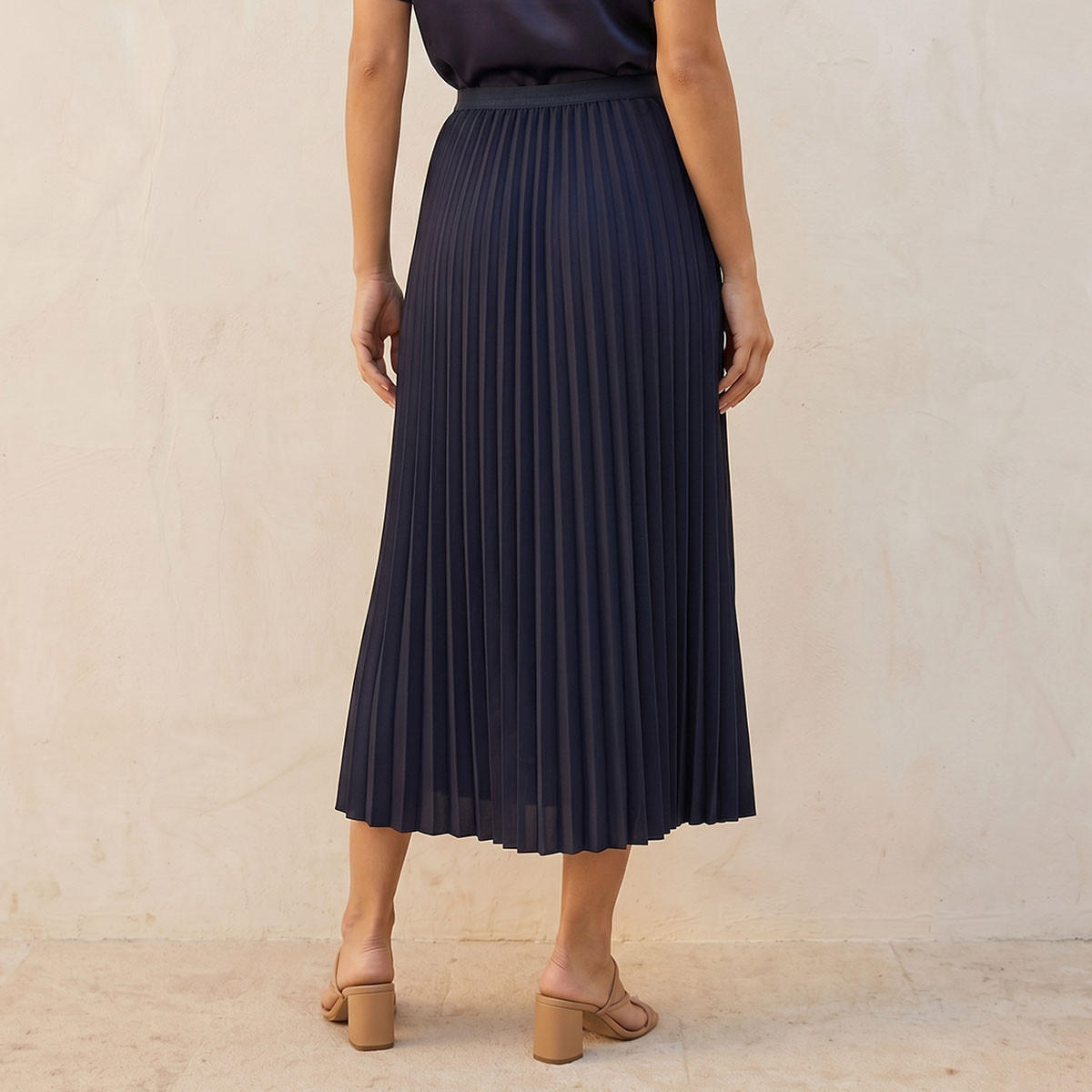 تنورة ميدي بتفاصيل كسرات من سبلاش سمارت-women-clothing-skirts-image-4