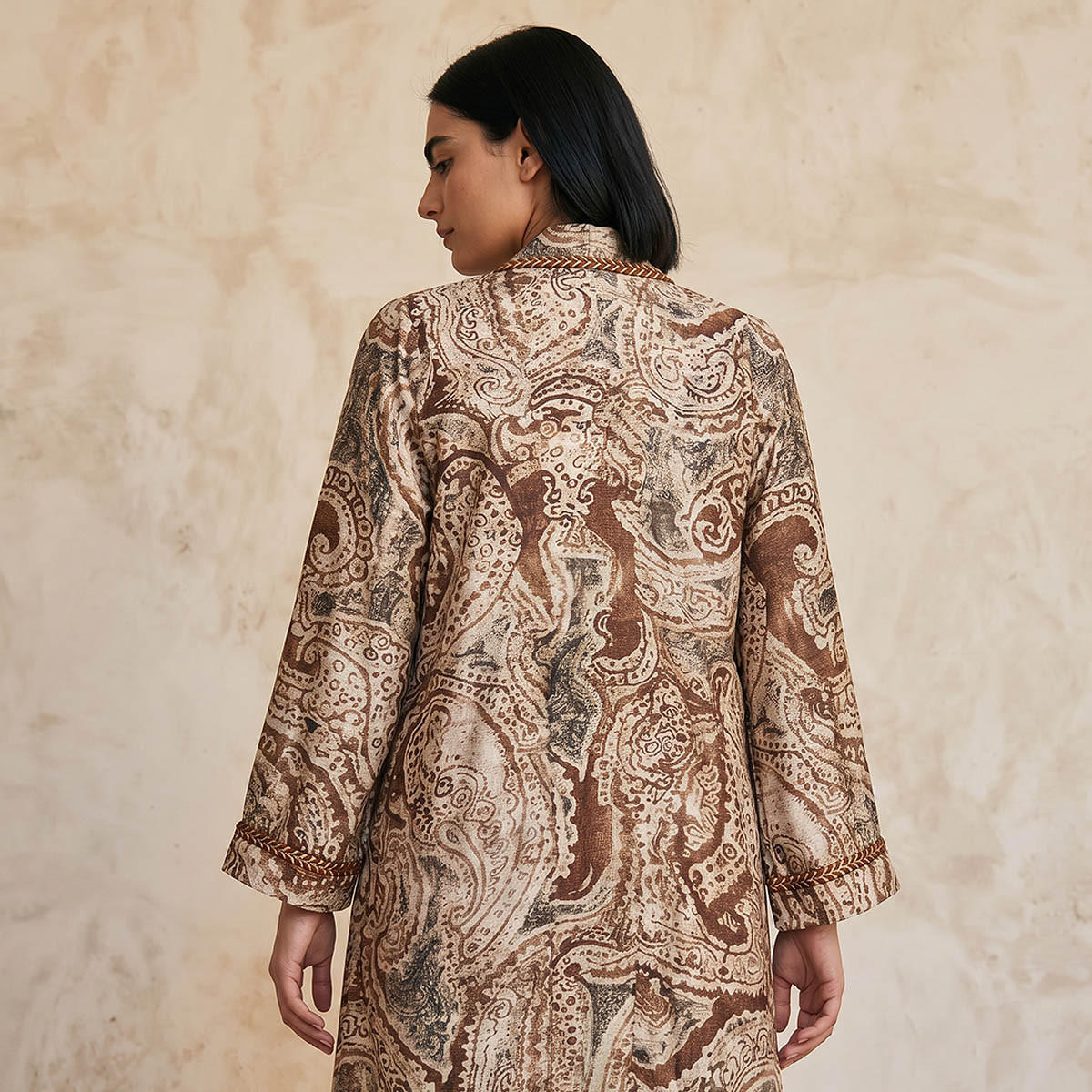 سترة مفتوحة طويلة بقصة مريحة وطبعات من سبلاش سمارت-women-clothing-shirtsandblouses-blouses-image-2