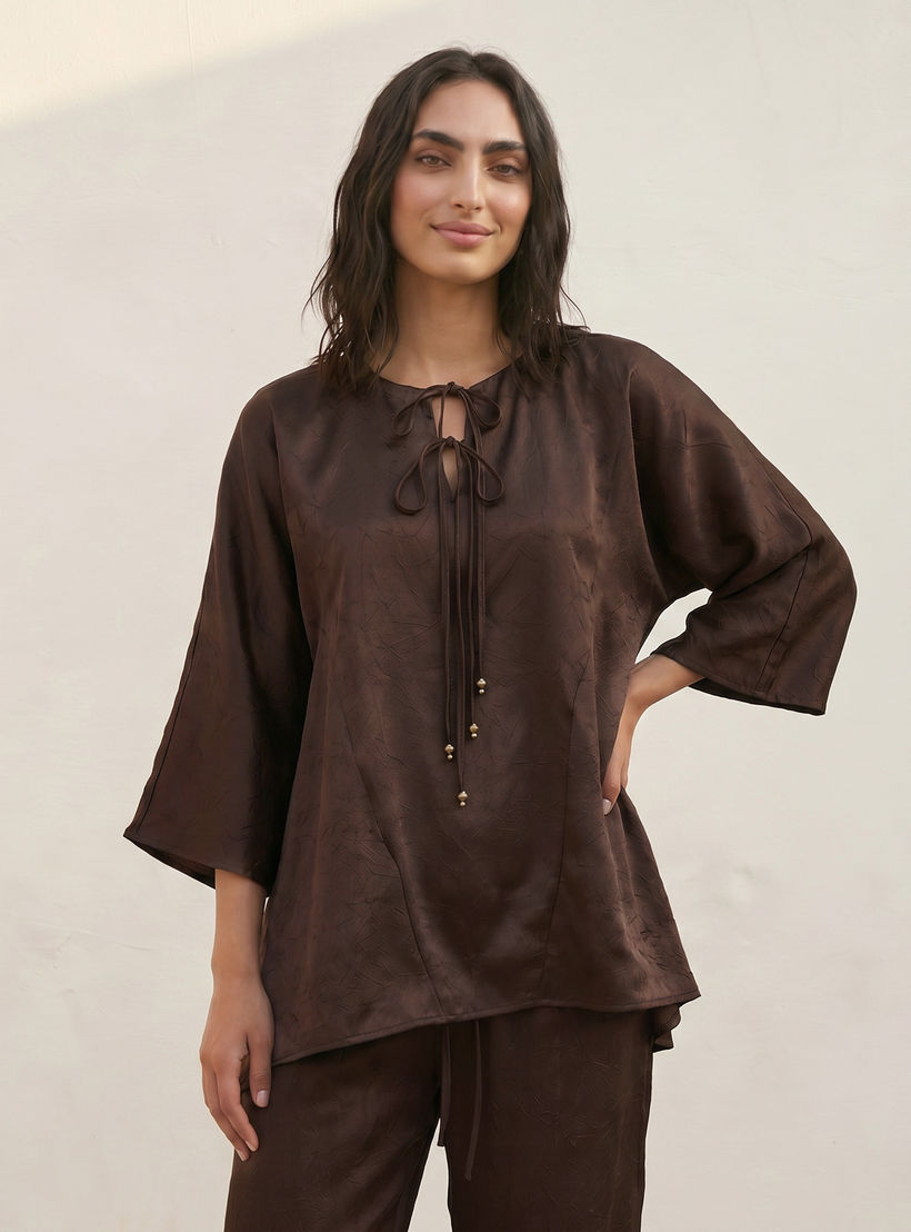 بلوزة بارزة الملمس برباط من سبلاش سمارت-women-clothing-shirtsandblouses-blouses-image-1