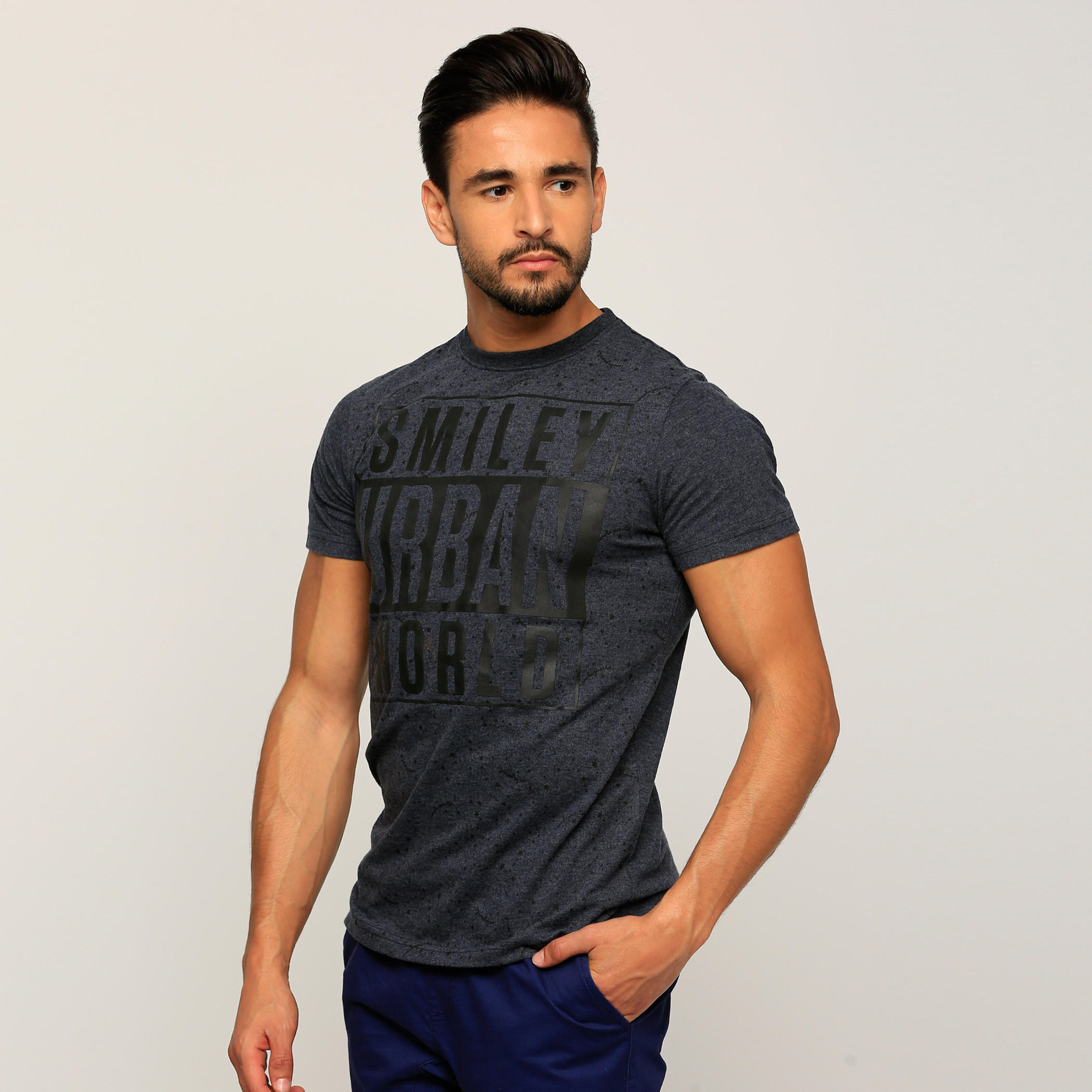 تيشيرت بأكمام قصيرة وياقة مستديرة وطبعات سمايلي وورلد-men-clothing-tshirtsandpolos-tshirts-image-3