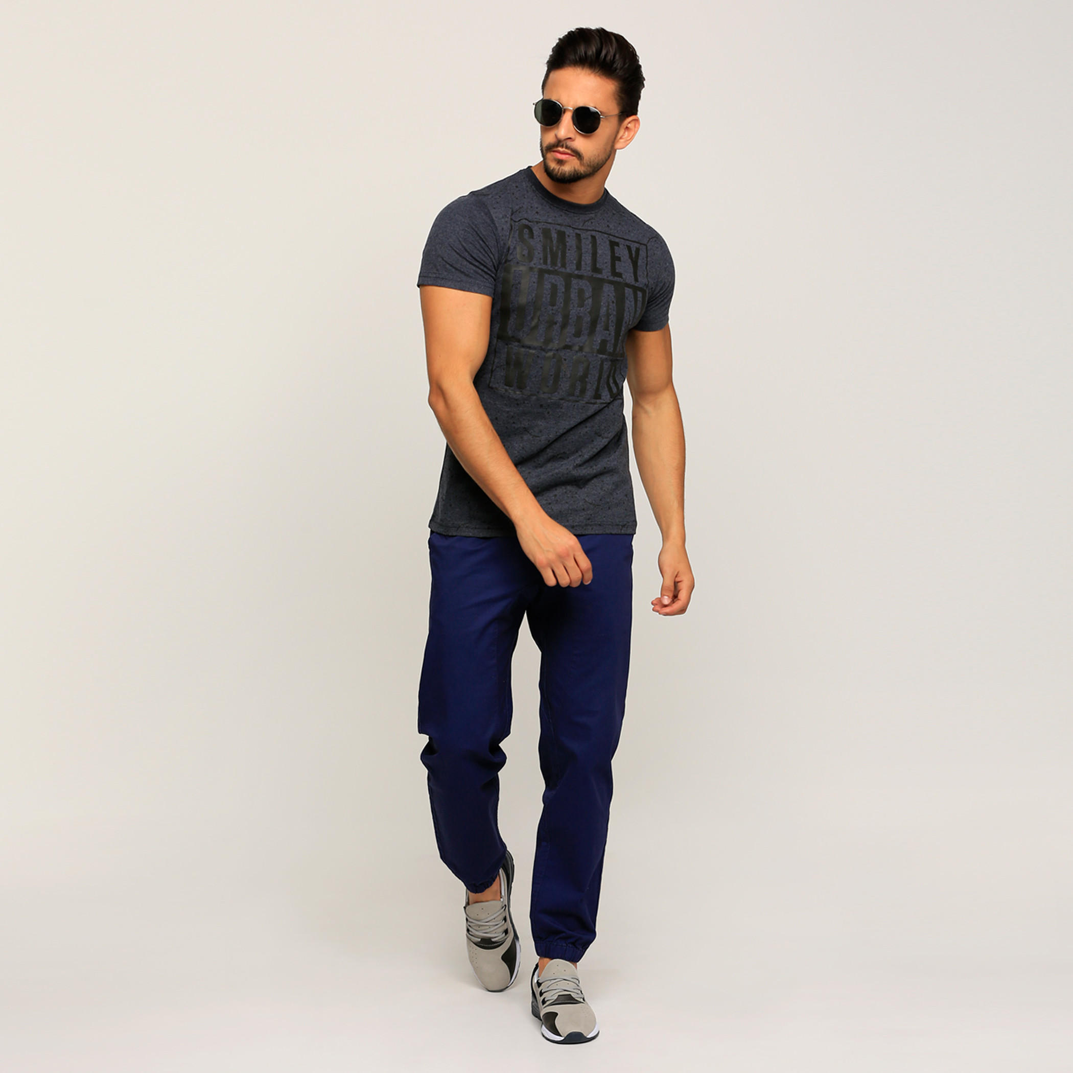 تيشيرت بأكمام قصيرة وياقة مستديرة وطبعات سمايلي وورلد-men-clothing-tshirtsandpolos-tshirts-image-5
