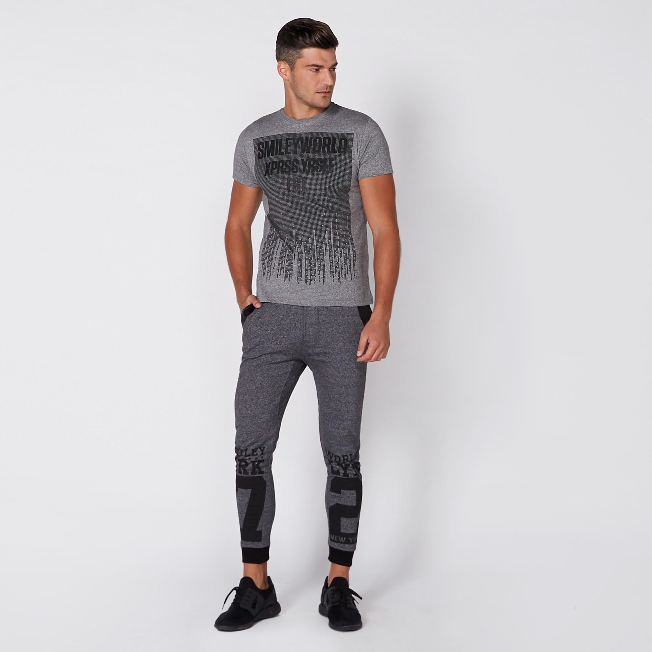 تيشيرت بياقة مستديرة وأكمام قصيرة وطبعات سمايلي وورلد-men-clothing-tshirtsandpolos-tshirts-image-1
