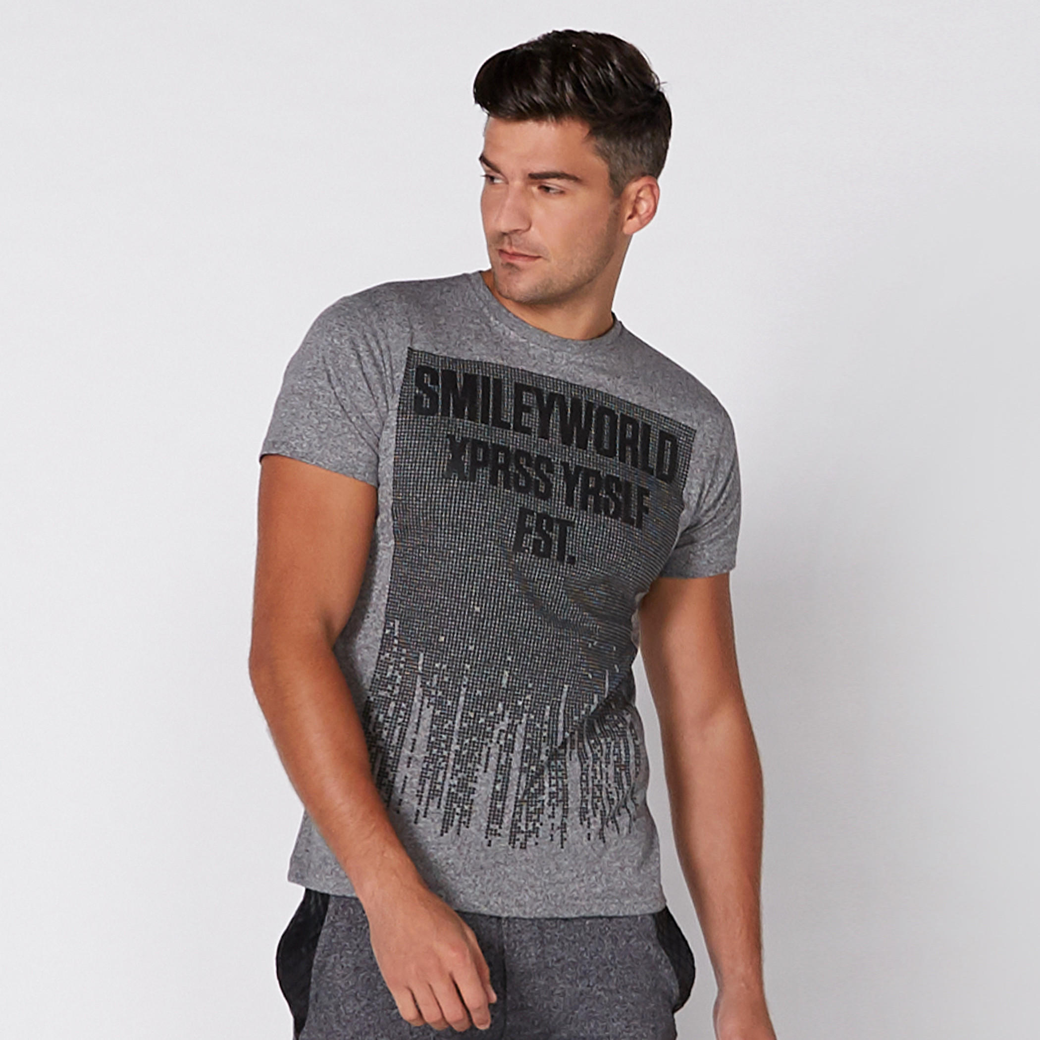 تيشيرت بياقة مستديرة وأكمام قصيرة وطبعات سمايلي وورلد-men-clothing-tshirtsandpolos-tshirts-image-2