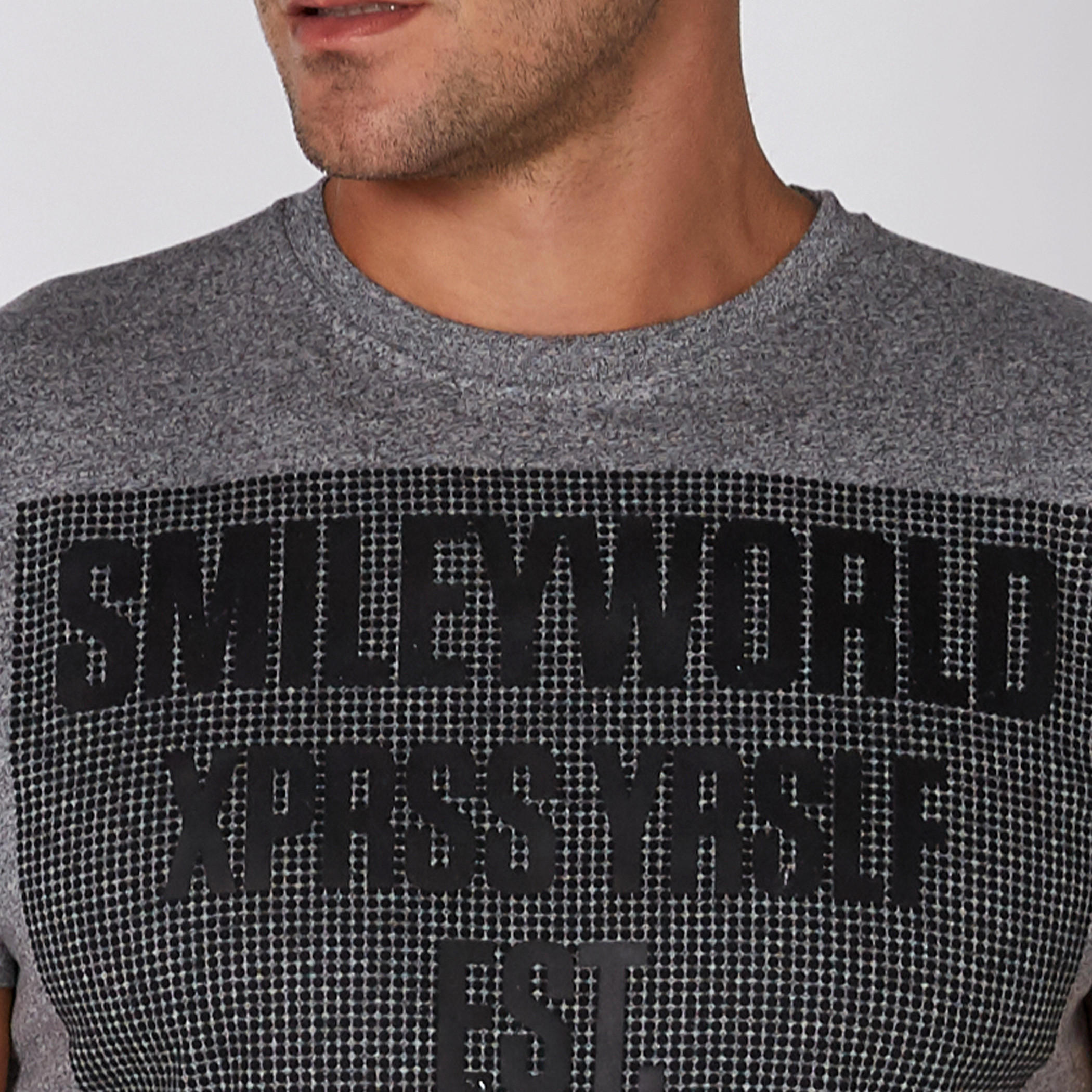 تيشيرت بياقة مستديرة وأكمام قصيرة وطبعات سمايلي وورلد-men-clothing-tshirtsandpolos-tshirts-image-3