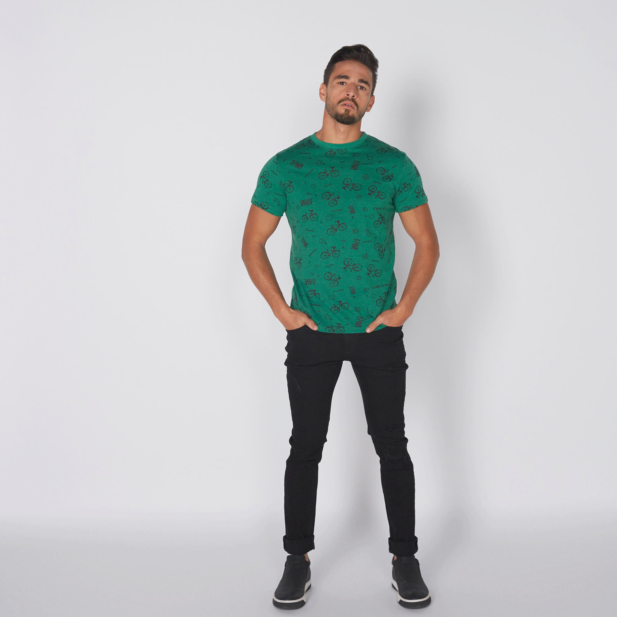 تيشيرت بياقة مستديرة وأكمام قصيرة وطبعات سمايلي وورلد-men-clothing-tshirtsandpolos-tshirts-image-1
