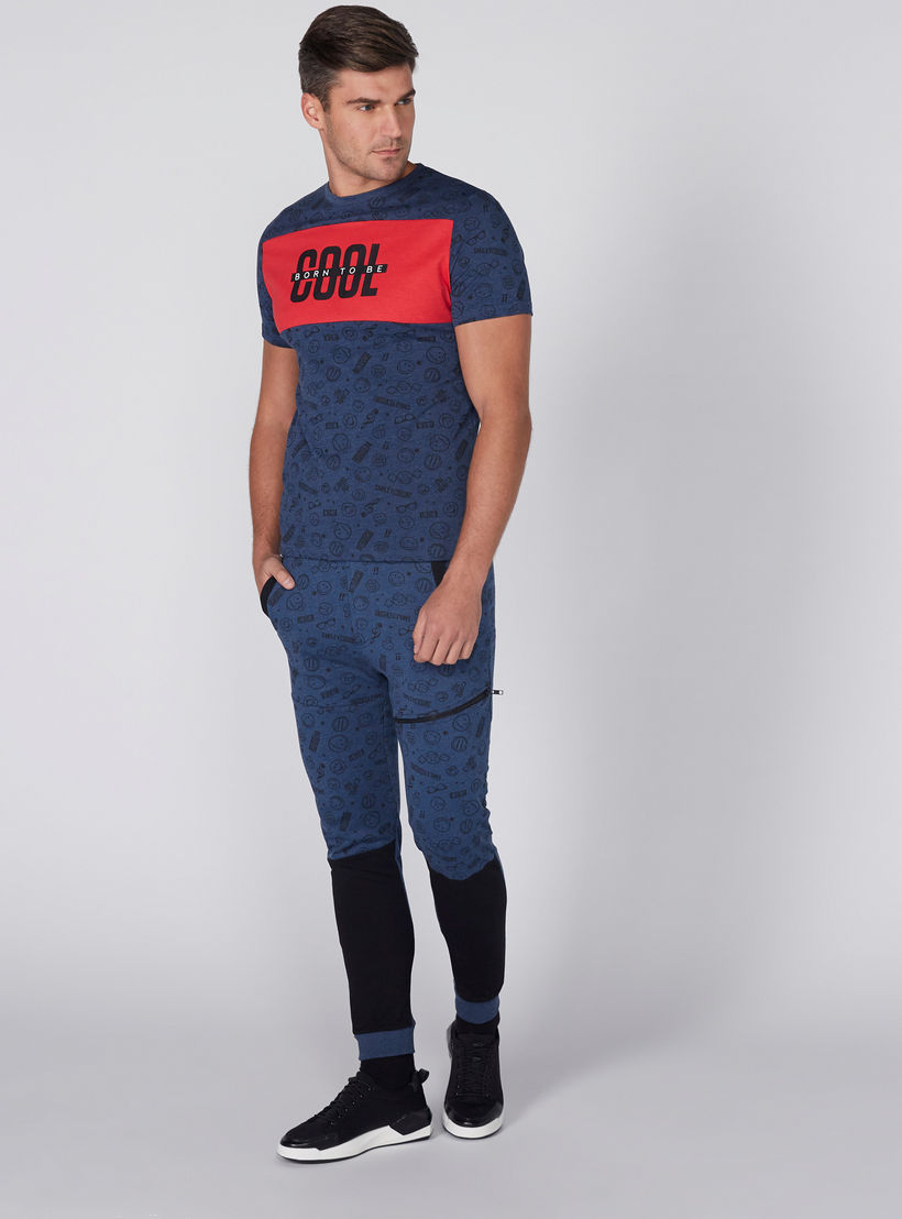 تيشيرت بياقة ضيّقة وأكمام قصيرة وطبعات سمايلي وورلد-men-clothing-tshirtsandpolos-tshirts-image-4