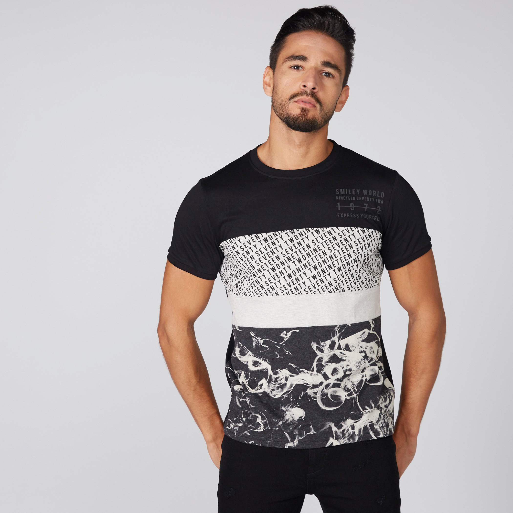 تيشيرت بياقة مستديرة وأكمام قصيرة وطبعات سمايلي وورلد-men-clothing-tshirtsandpolos-tshirts-image-1