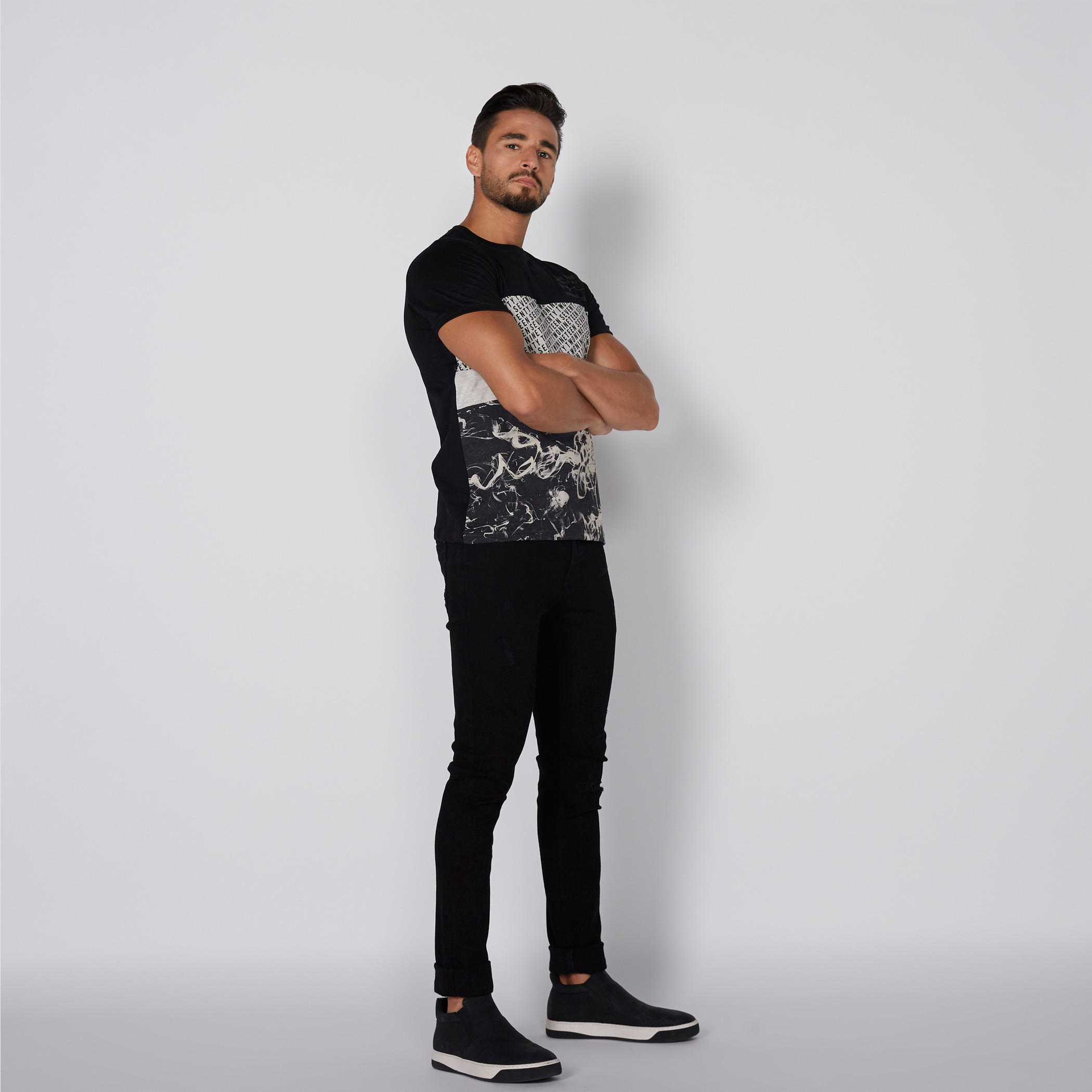 تيشيرت بياقة مستديرة وأكمام قصيرة وطبعات سمايلي وورلد-men-clothing-tshirtsandpolos-tshirts-image-2