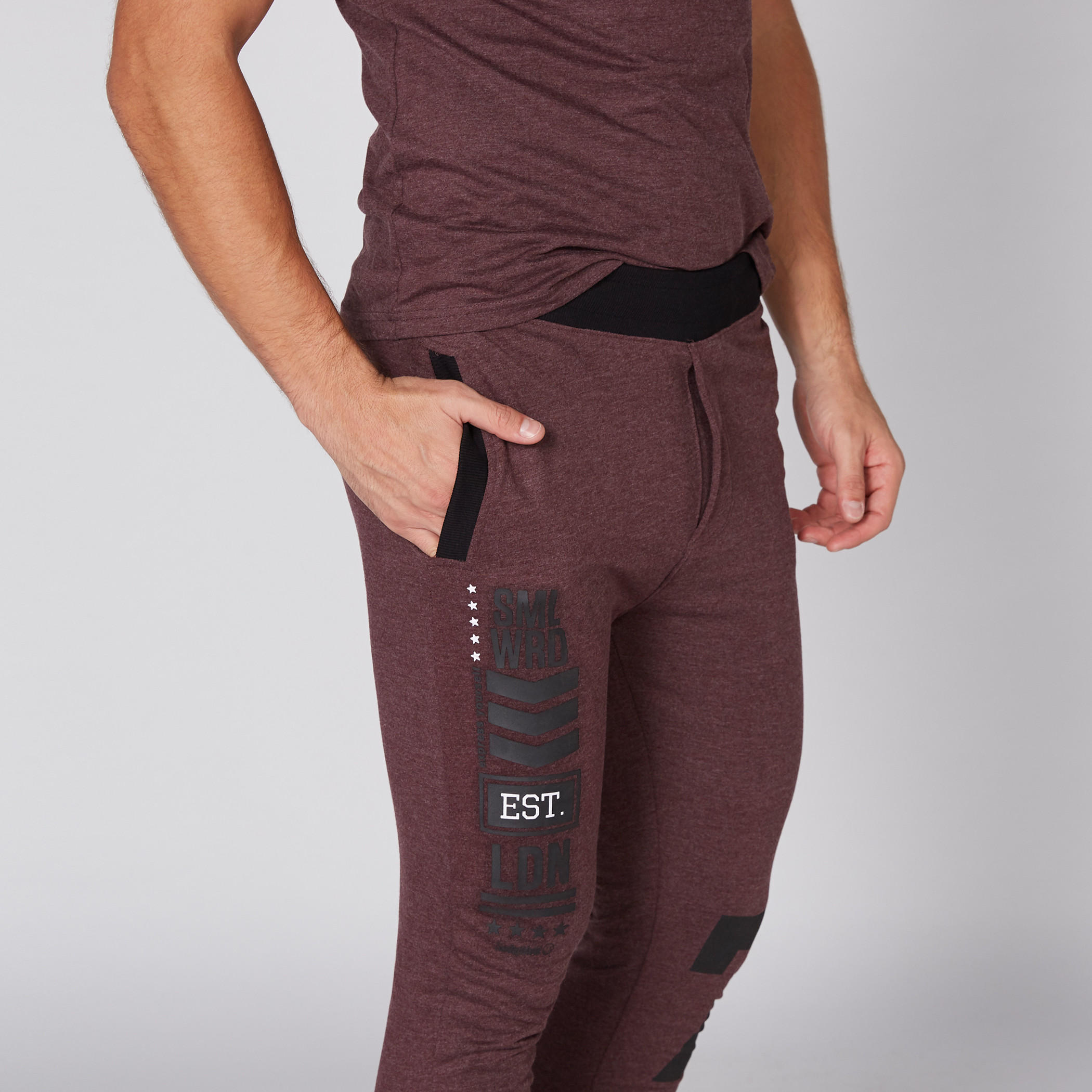 بنطال رياضي طويل بخصر مطاطي مزيّن بطبعات سمايلي وورلد-men-clothing-bottoms-joggers-image-4