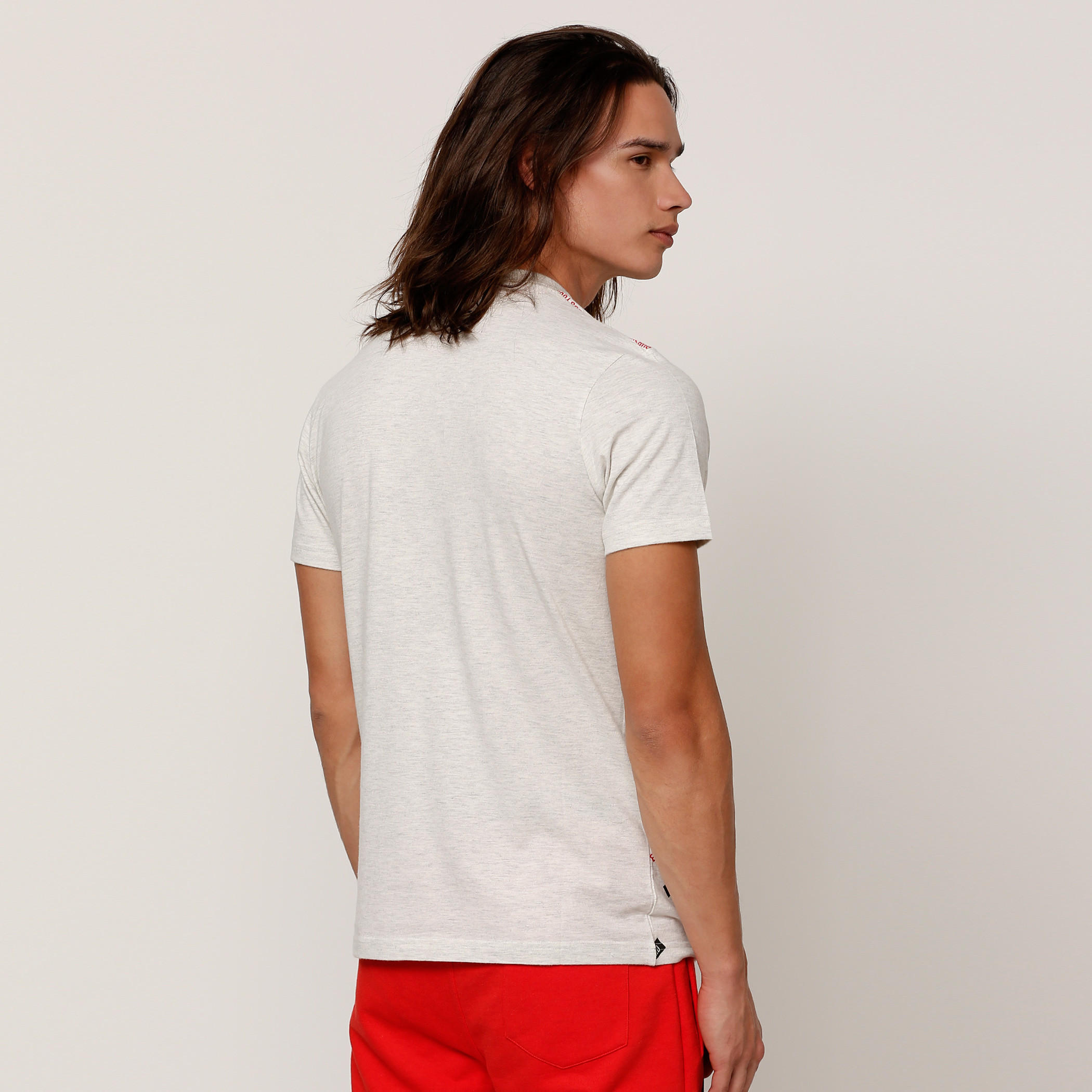 تيشيرت بأكمام قصيرة وياقة ضيقة وطبعات سمايلي وورلد-men-clothing-tshirtsandpolos-tshirts-image-2