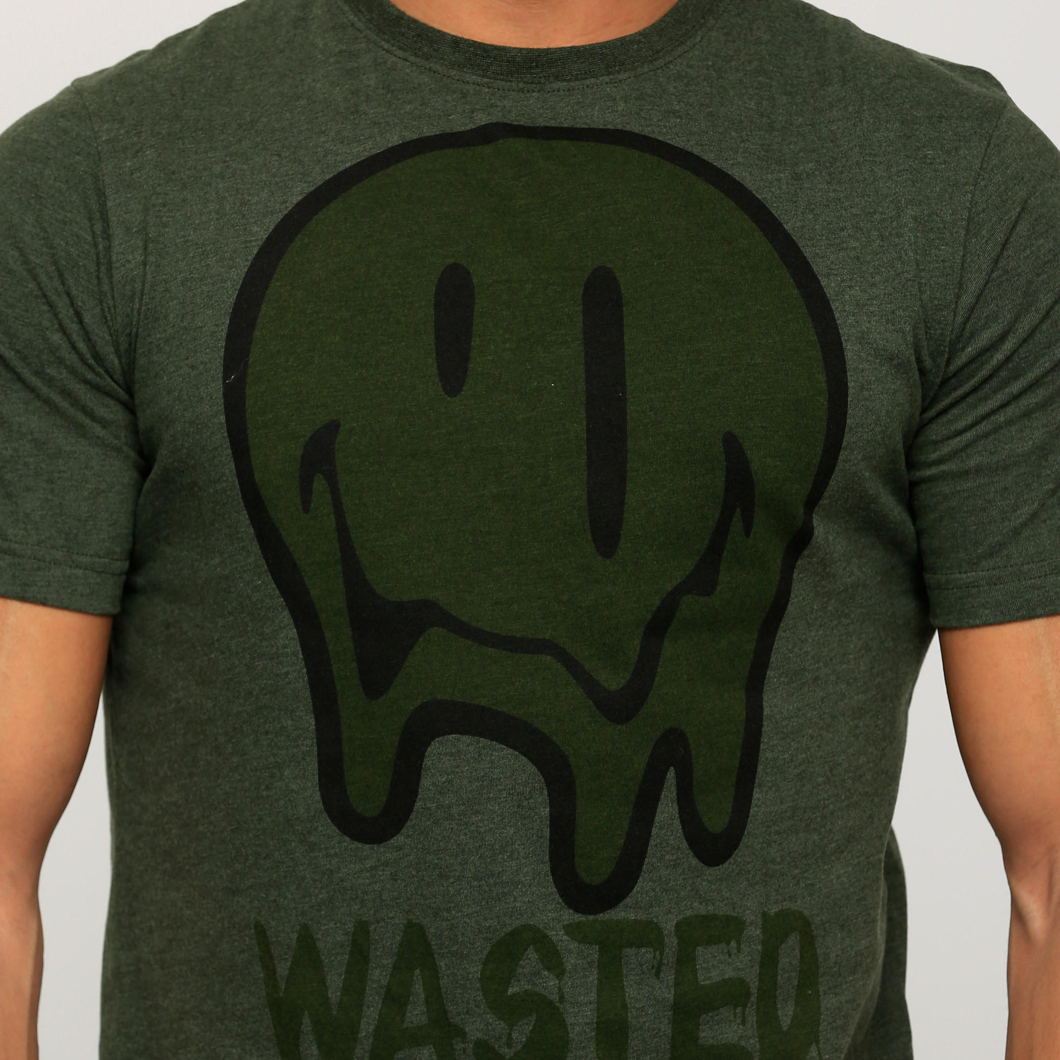 تيشيرت بياقة ضيّقة وأكمام قصيرة وطبعات سمايلي وورلد-men-clothing-tshirtsandpolos-tshirts-image-4