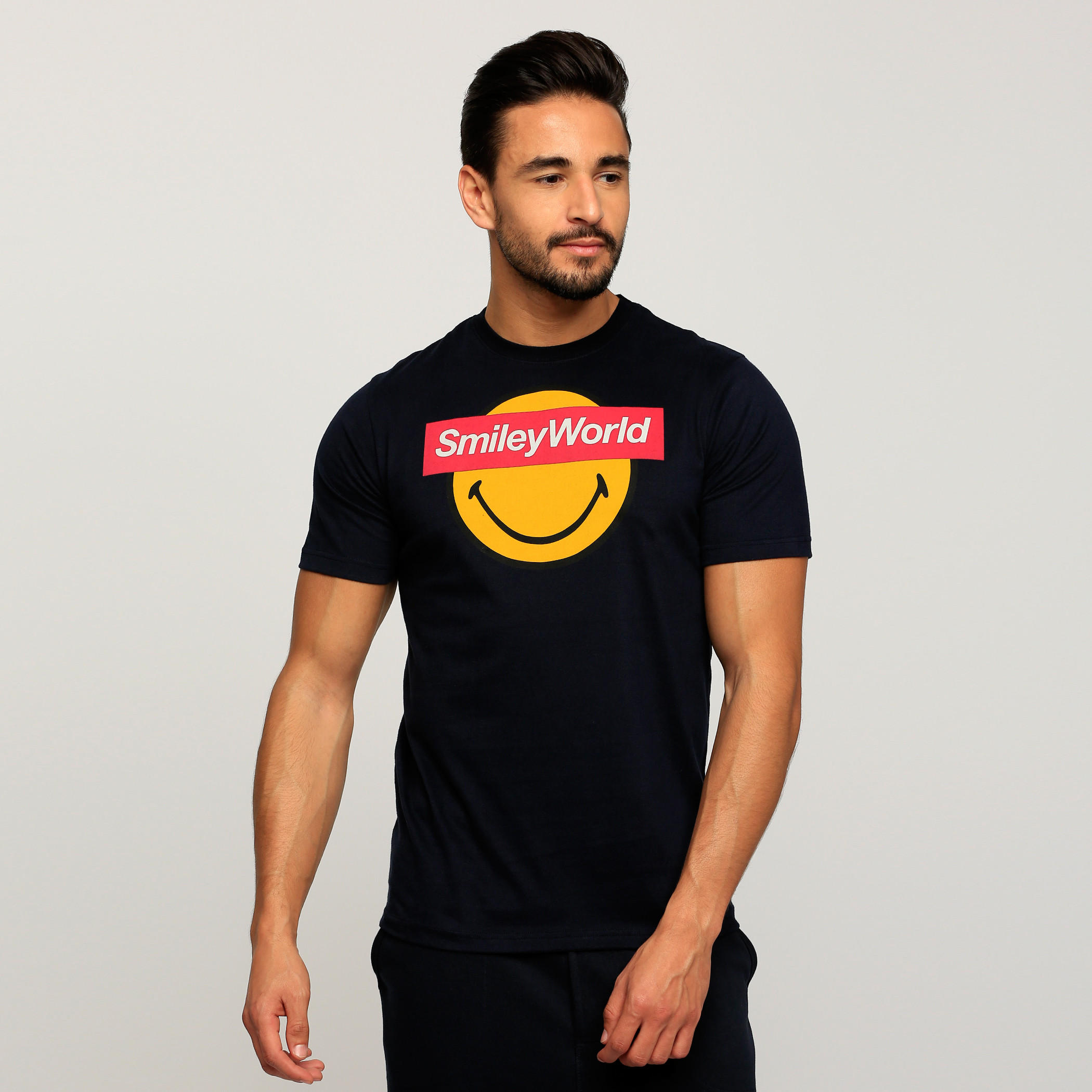 تيشيرت بياقة ضيّقة وأكمام قصيرة وطبعات سمايلي وورلد-men-clothing-tshirtsandpolos-tshirts-image-1