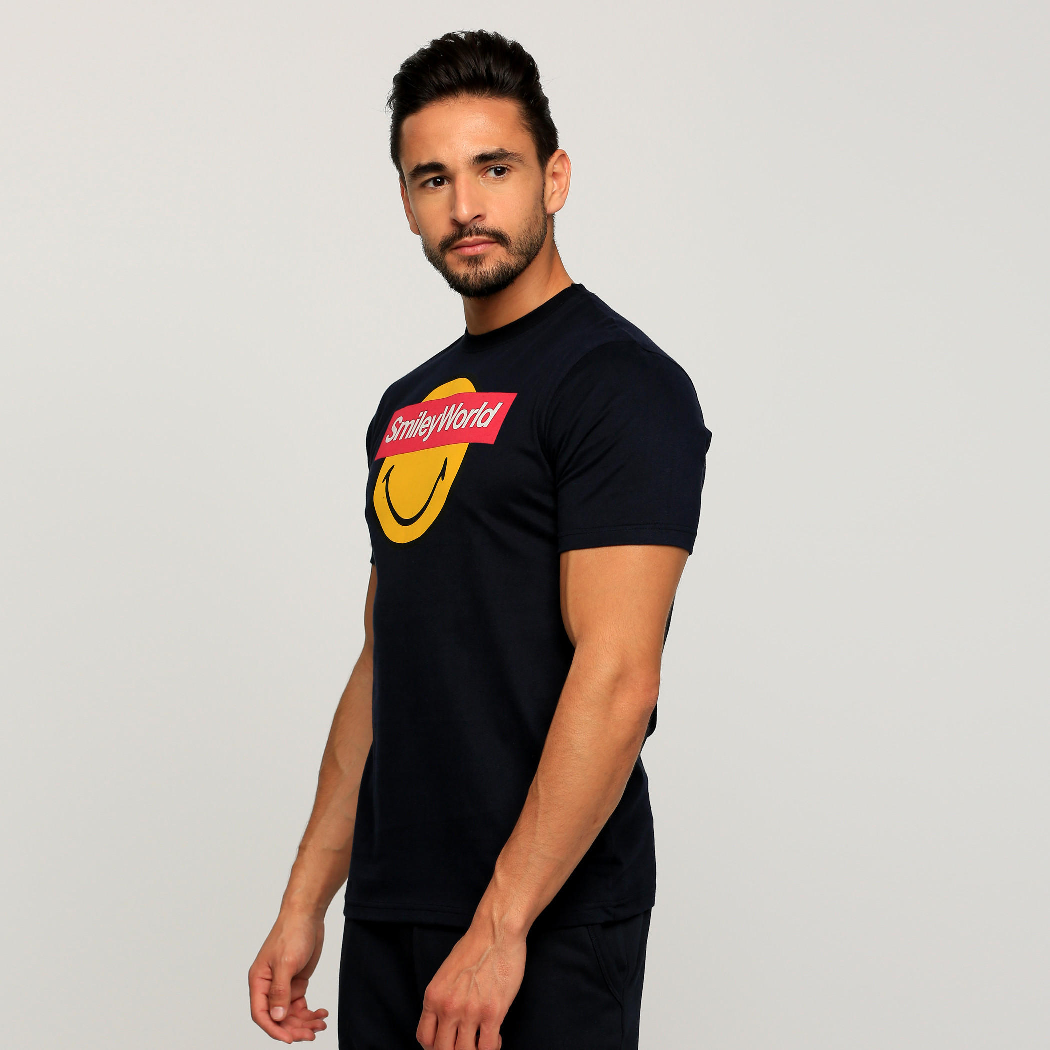 تيشيرت بياقة ضيّقة وأكمام قصيرة وطبعات سمايلي وورلد-men-clothing-tshirtsandpolos-tshirts-image-3