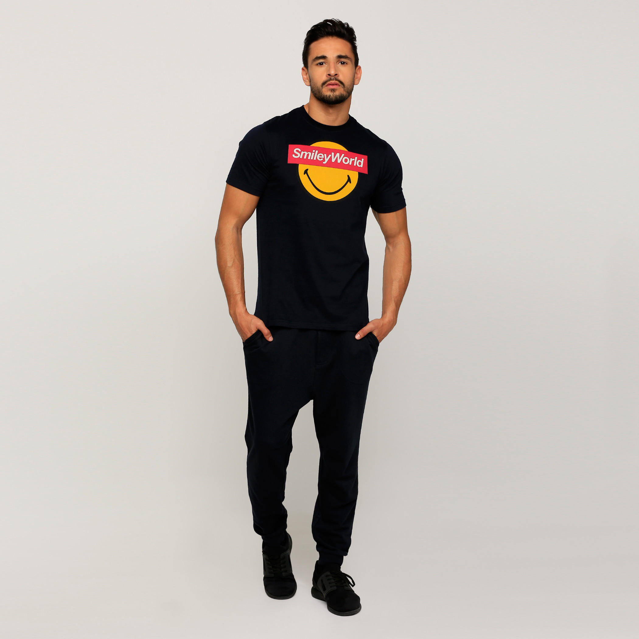 تيشيرت بياقة ضيّقة وأكمام قصيرة وطبعات سمايلي وورلد-men-clothing-tshirtsandpolos-tshirts-image-5