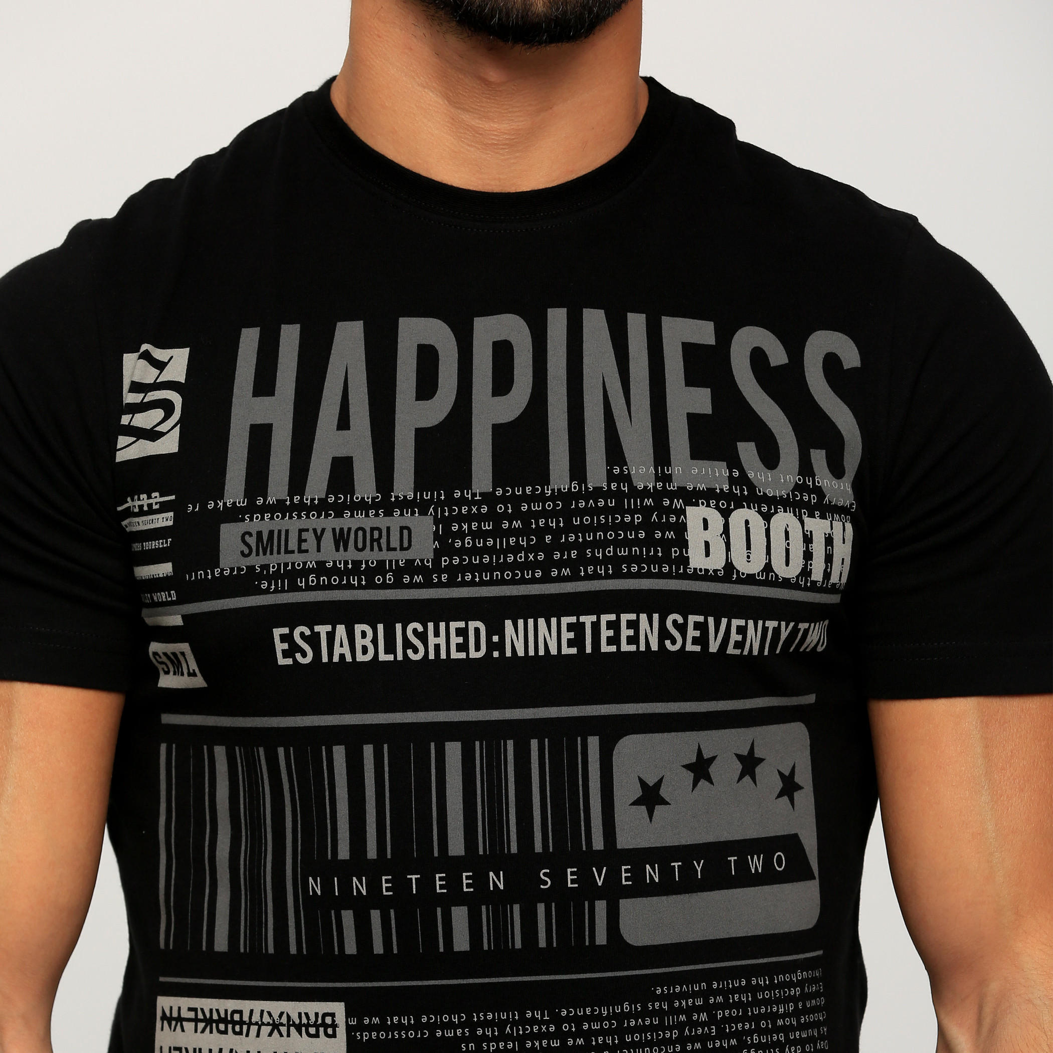 تيشيرت بياقة ضيّقة وأكمام قصيرة وطبعات سمايلي وورلد-men-clothing-tshirtsandpolos-tshirts-image-4