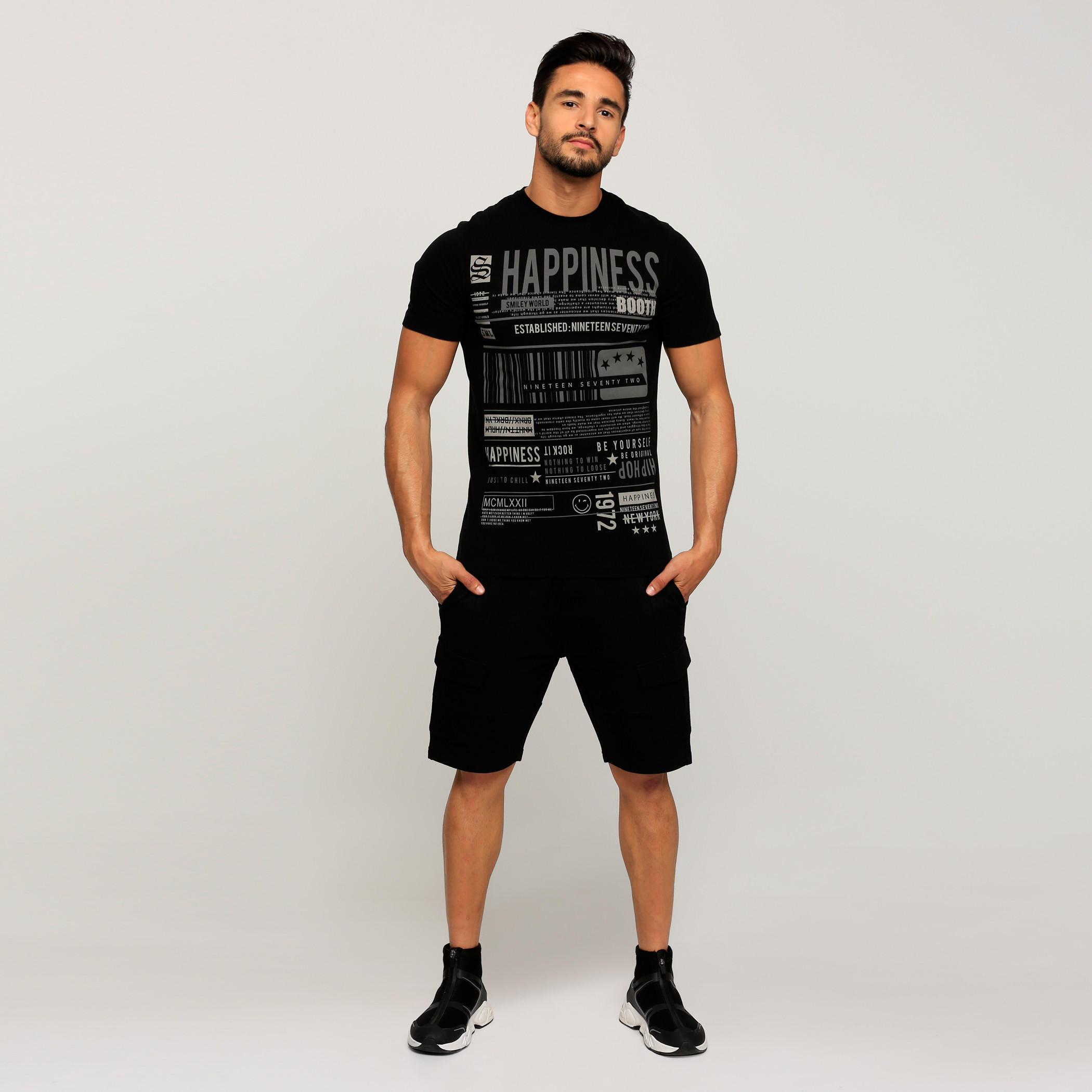 تيشيرت بياقة ضيّقة وأكمام قصيرة وطبعات سمايلي وورلد-men-clothing-tshirtsandpolos-tshirts-image-5