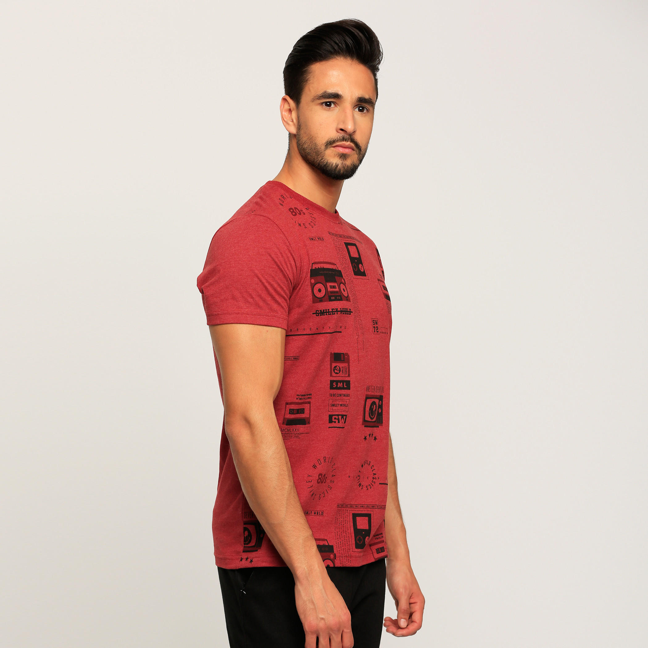 تيشيرت بأكمام قصيرة وياقة مستديرة مع طبعات من سمايلي وورلد-men-clothing-tshirtsandpolos-tshirts-image-3