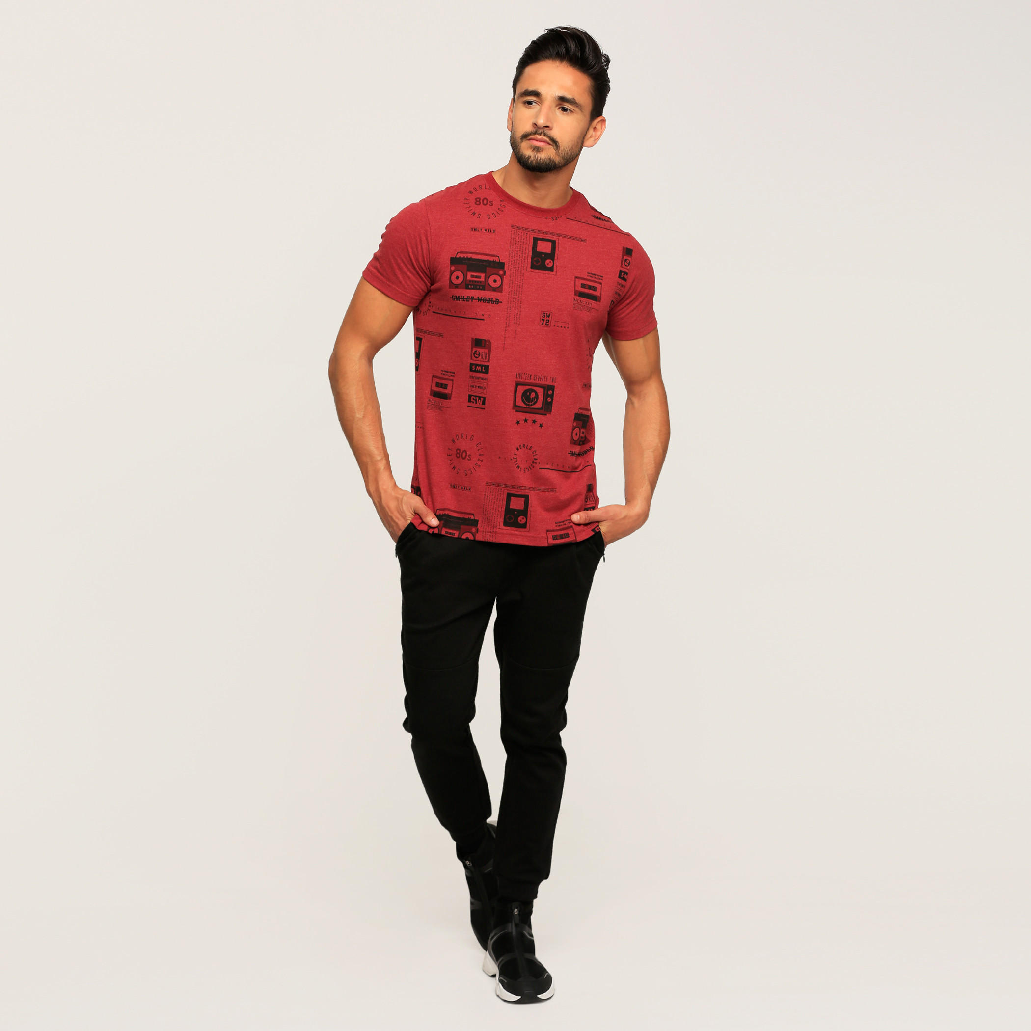 تيشيرت بأكمام قصيرة وياقة مستديرة مع طبعات من سمايلي وورلد-men-clothing-tshirtsandpolos-tshirts-image-5