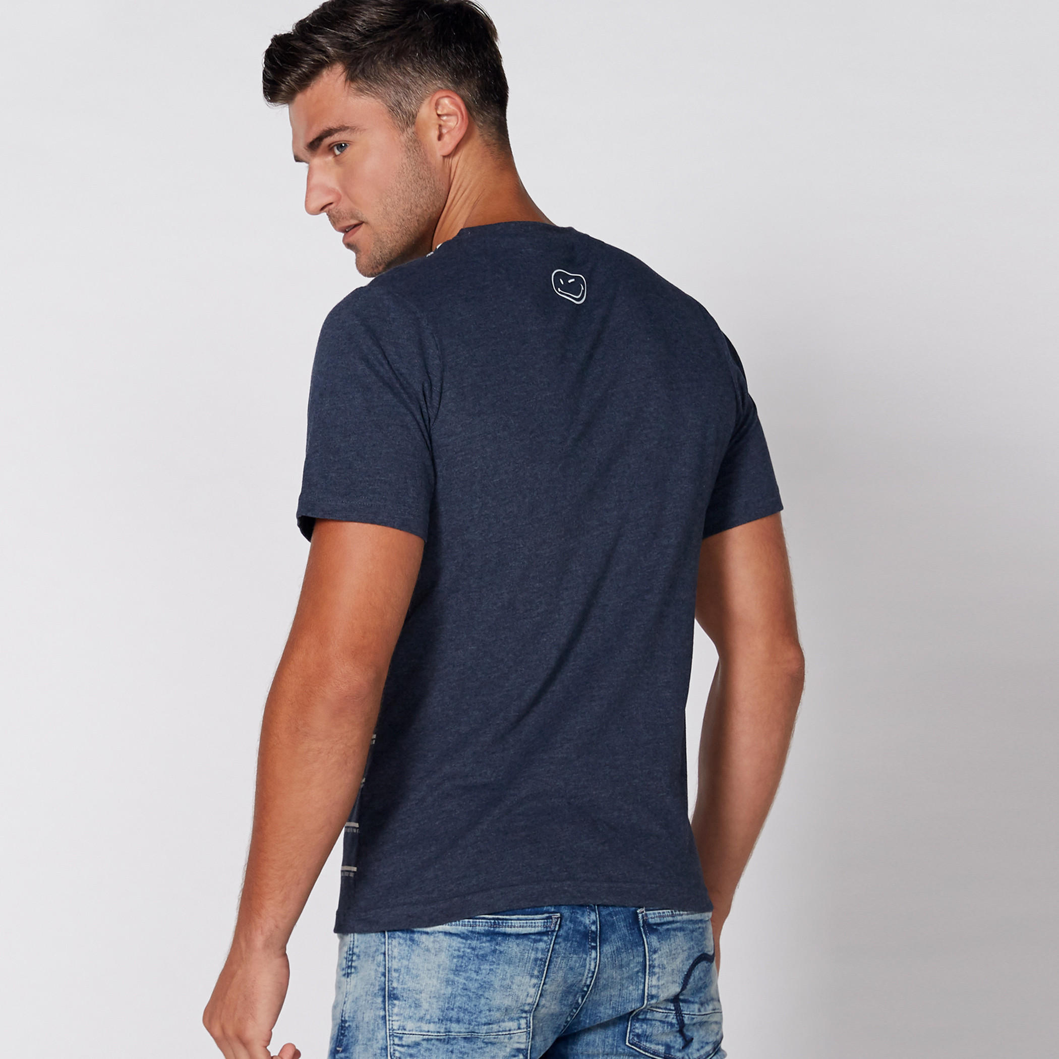 تيشيرت بياقة مستديرة وأكمام قصيرة وطبعات سمايلي وورلد-men-clothing-tshirtsandpolos-tshirts-image-4