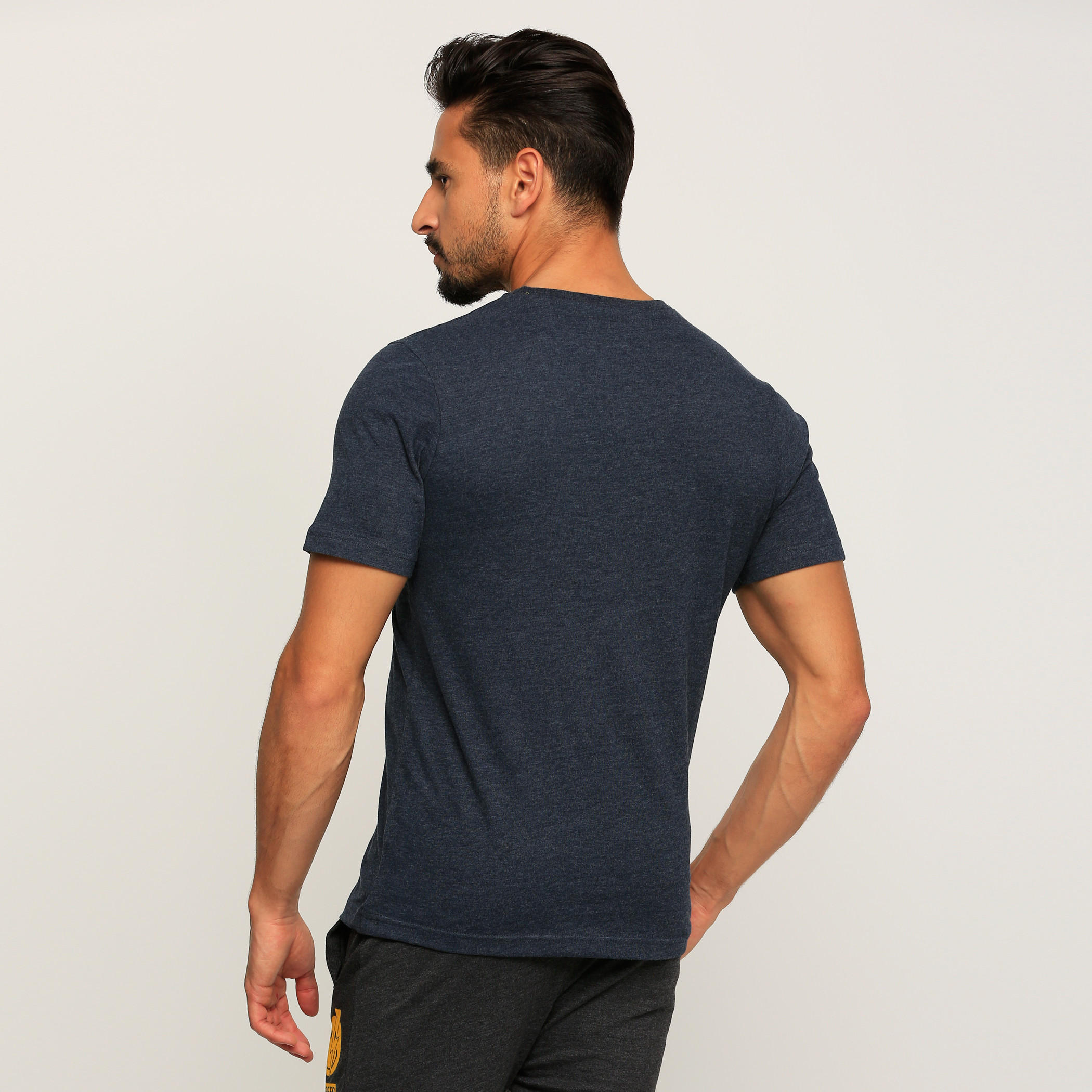 تيشيرت بأكمام قصيرة وياقة مستديرة مع طبعات سمايلي وورلد-men-clothing-tshirtsandpolos-tshirts-image-2