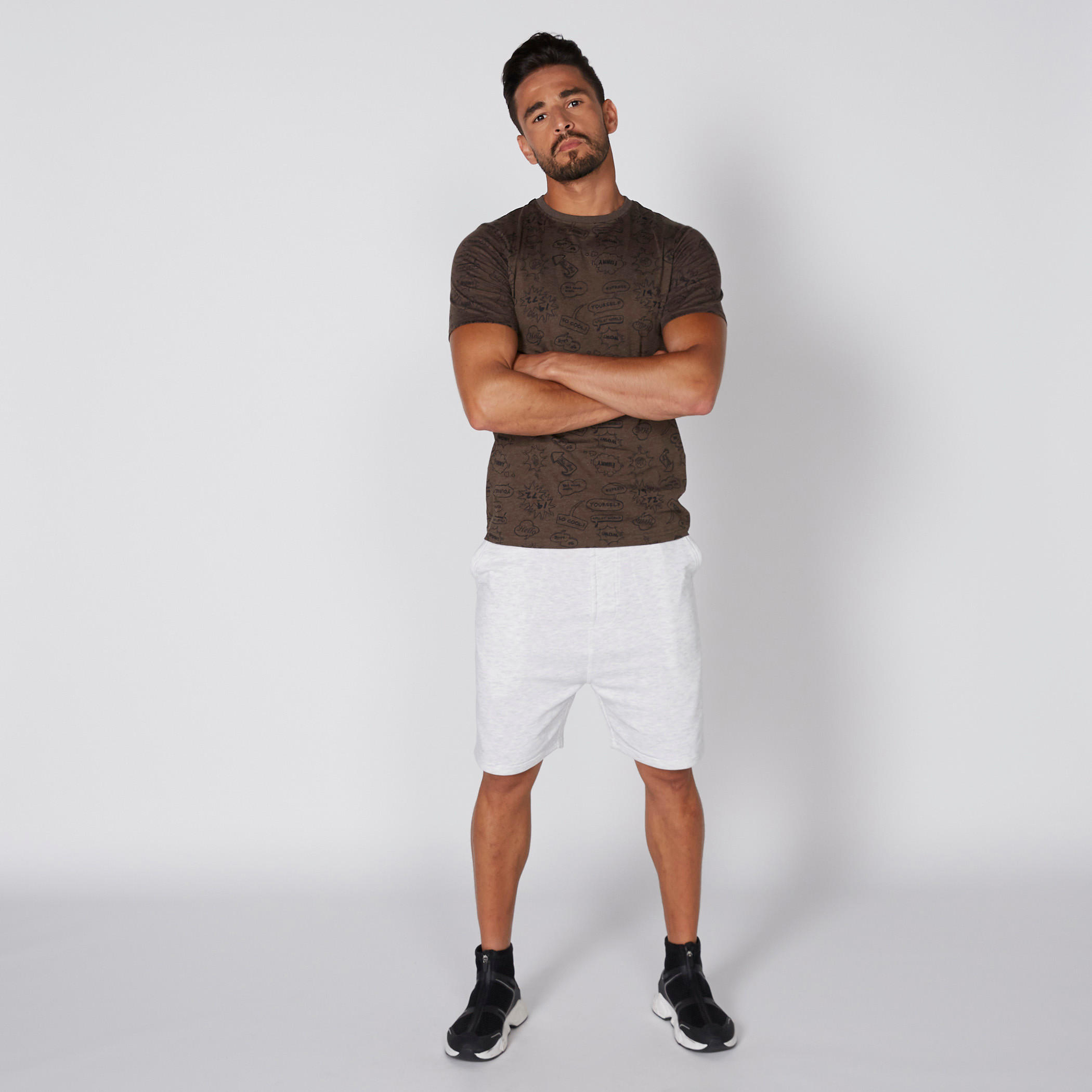 تيشيرت بياقة ضيّقة وأكمام قصيرة وطبعات سمايلي وورلد-men-clothing-tshirtsandpolos-tshirts-image-2