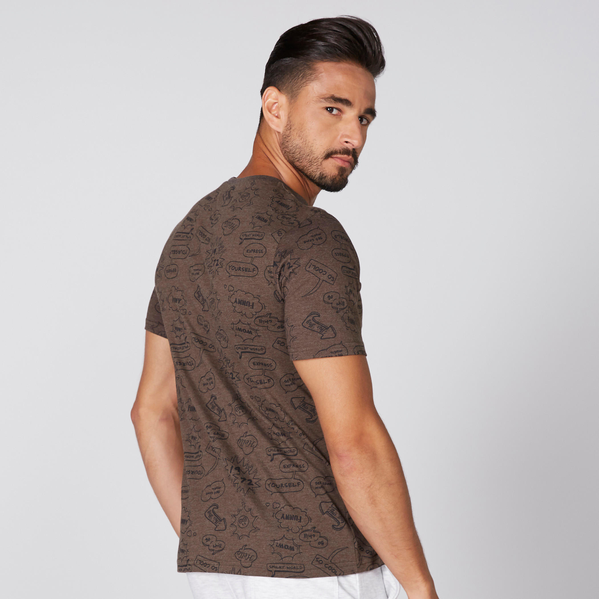 تيشيرت بياقة ضيّقة وأكمام قصيرة وطبعات سمايلي وورلد-men-clothing-tshirtsandpolos-tshirts-image-4