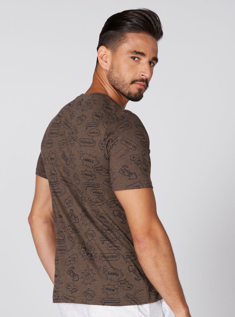 تيشيرت بياقة ضيّقة وأكمام قصيرة وطبعات سمايلي وورلد-men-clothing-tshirtsandpolos-tshirts-image-4