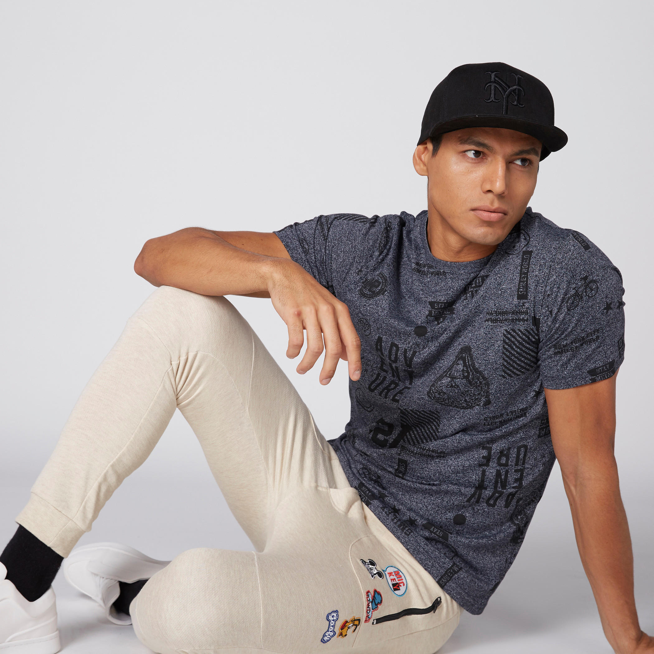 تيشيرت بياقة مستديرة وأكمام قصيرة وطبعات سمايلي وورلد-men-clothing-tshirtsandpolos-tshirts-image-3