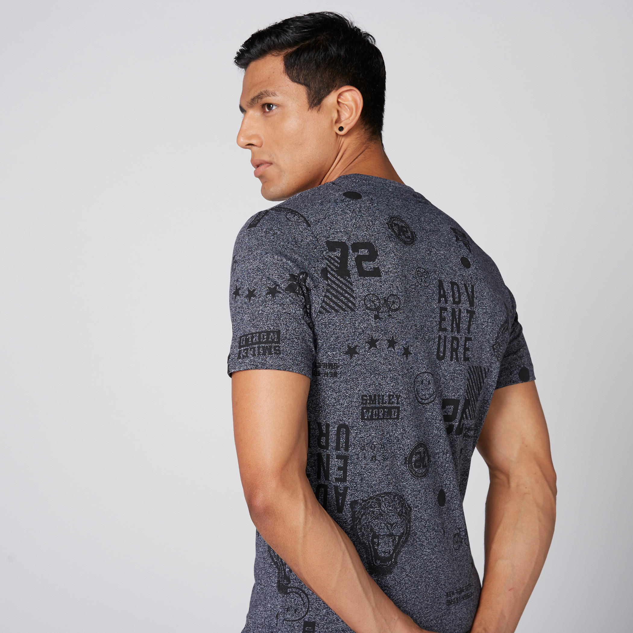 تيشيرت بياقة مستديرة وأكمام قصيرة وطبعات سمايلي وورلد-men-clothing-tshirtsandpolos-tshirts-image-4